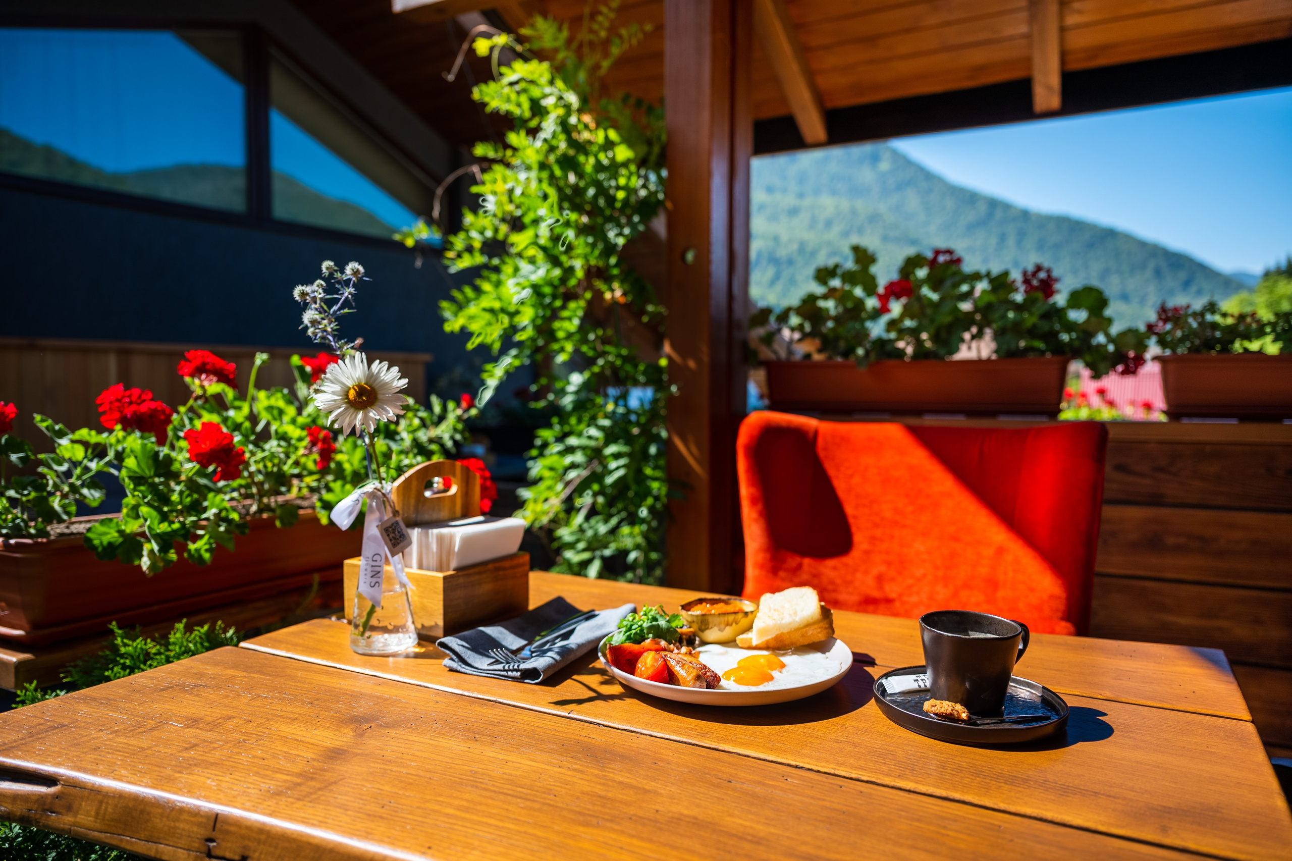 Ресторан «Трикони» в Красной Поляне. Репортажный фотограф в Красной Поляне и Сочи Павлюченко Екатерина