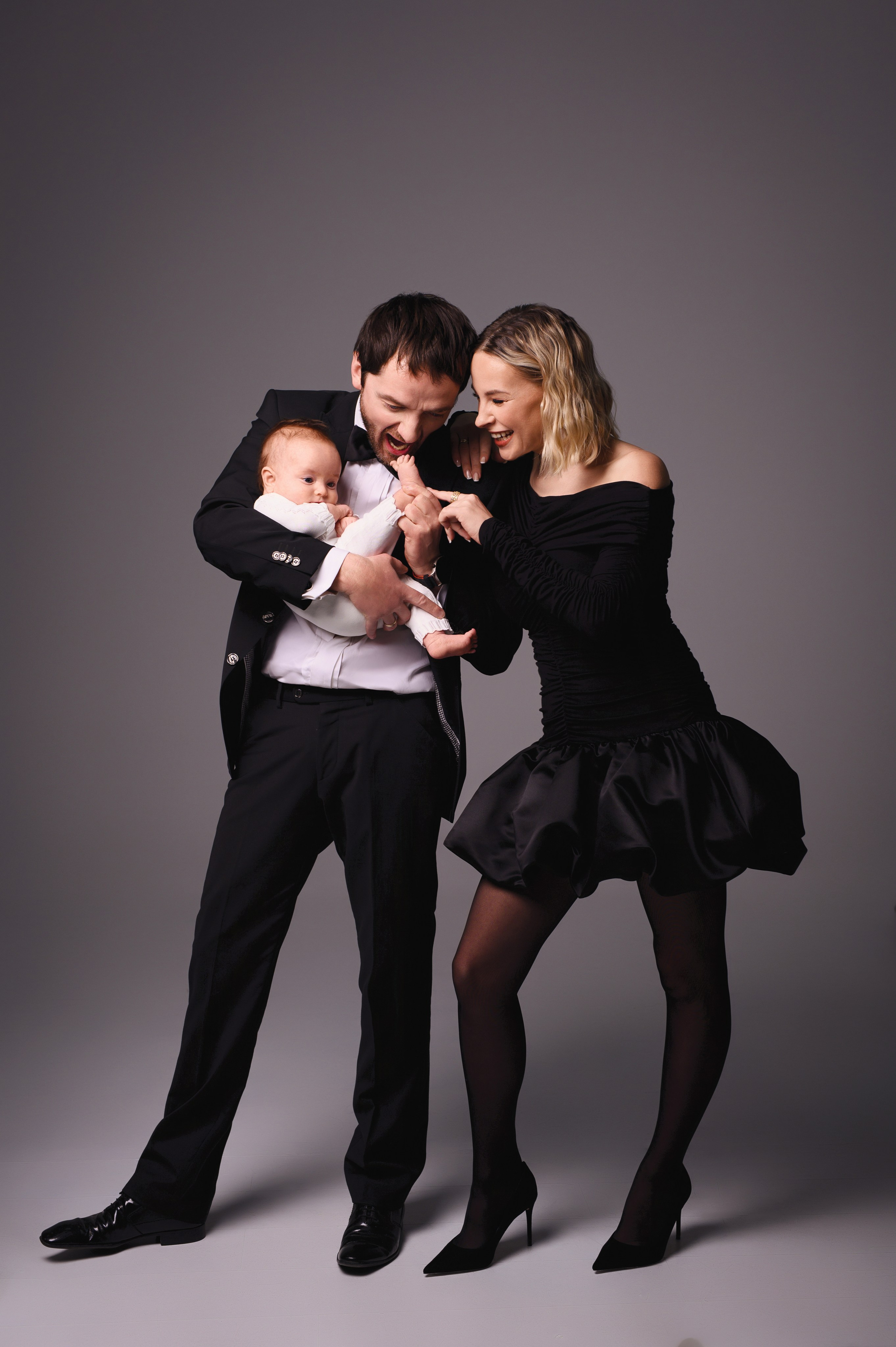 Семейная портретная студийная съемка. НЬЮБОРН ФОТОСЕССИИ, БЕРЕМЕННОСТЬ, ПОРТРЕТНЫЕ СЕМЕЙНЫЕ ФОТОСЕССИИ  Ногинск Москва ОЛЬГА ВОГЕЛЬ