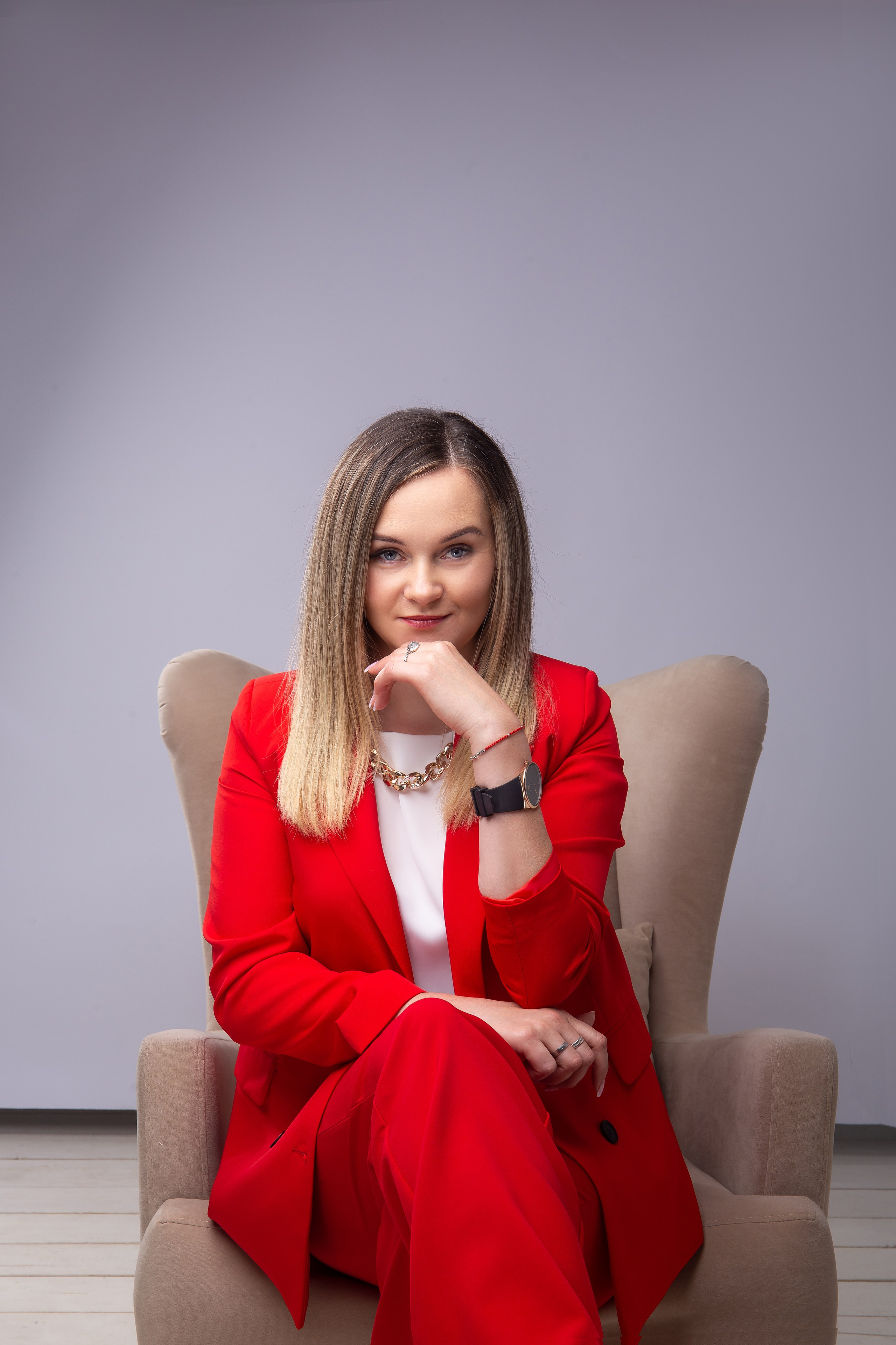 Деловая студийная съёмка. Фотограф Дмитров и МО Валентина Халикова