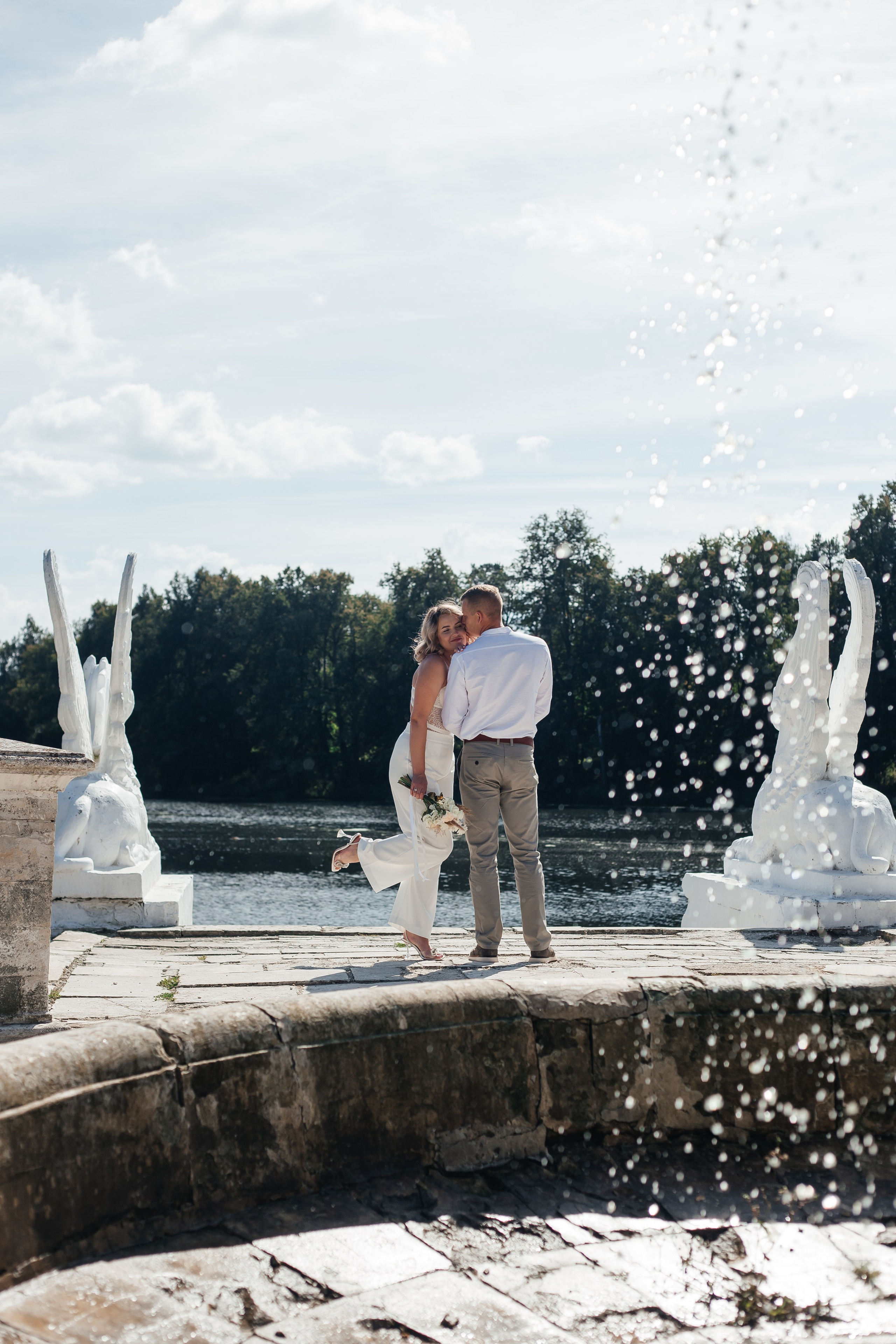 Свадебная прогулка в Усадьбе Марфино. Фотограф Дмитров и МО Валентина Халикова