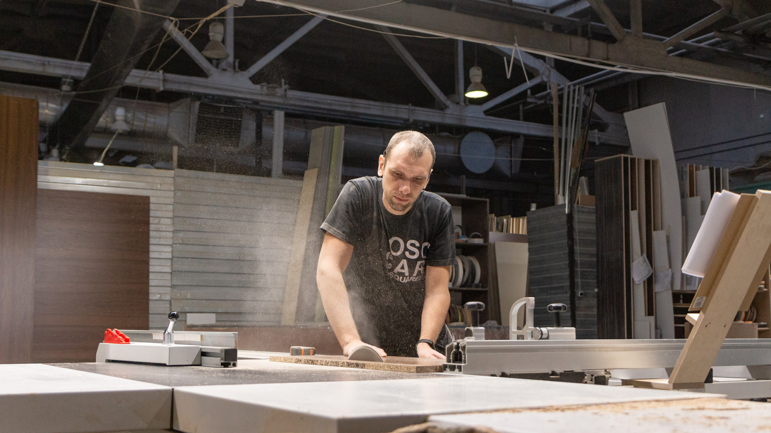 Фабрика «Абсолют мебель». Предметный и репортажный фотограф Алексей Кротов