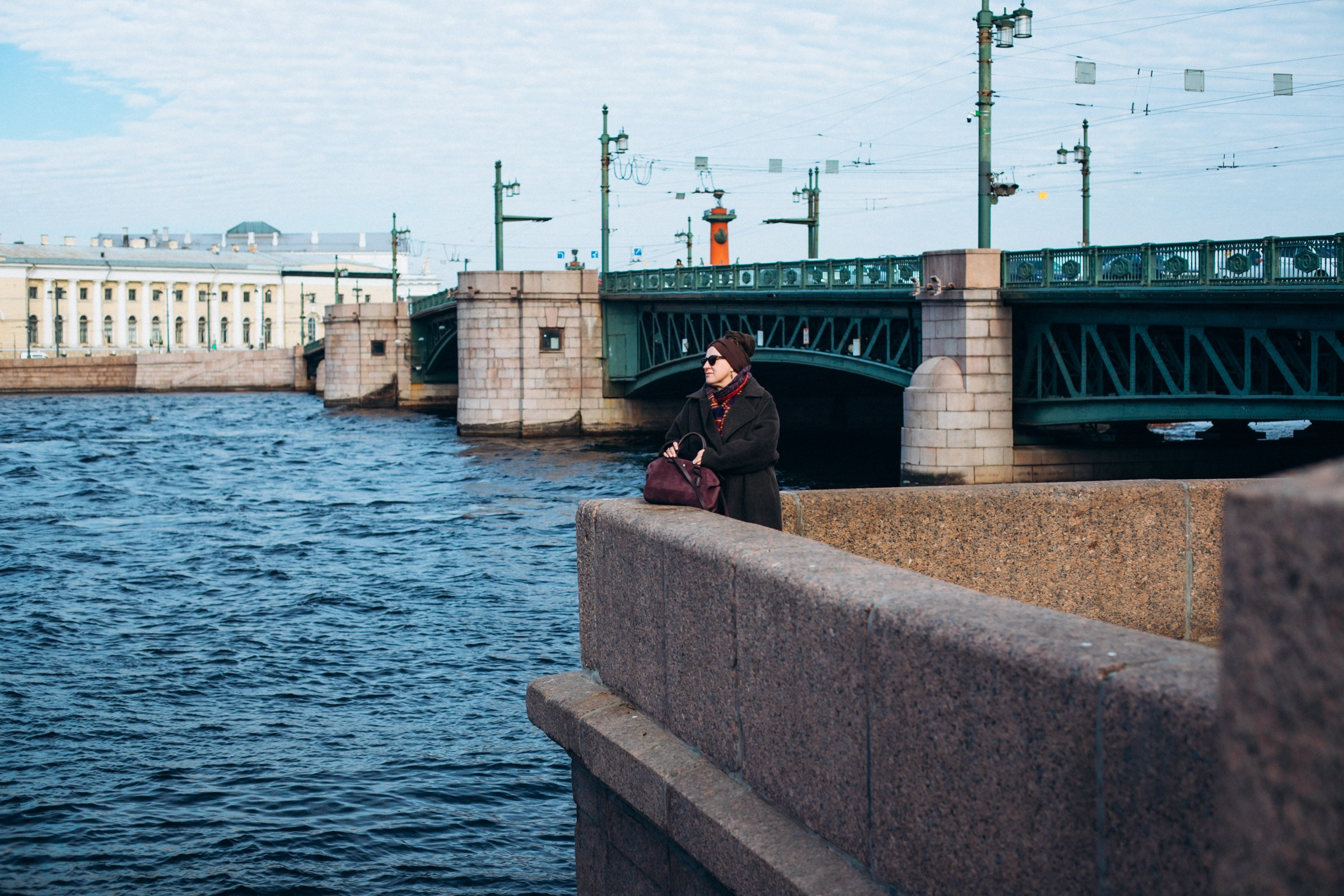 Елена в марте. Фотопрогулка в Петербурге. Индивидуальный и семейный фотограф в Санкт-Петербурге