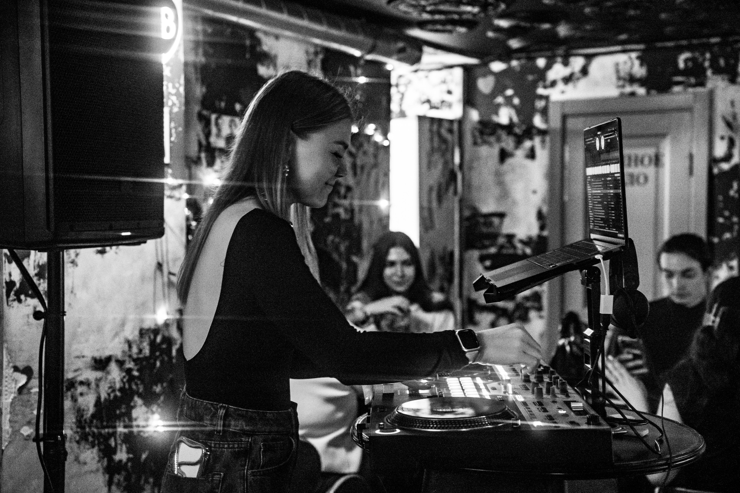 Из Сибири с любовью. Бар разбитых сердец. Концертный и репортажный фотограф в Санкт-Петербурге Слава Пахомов