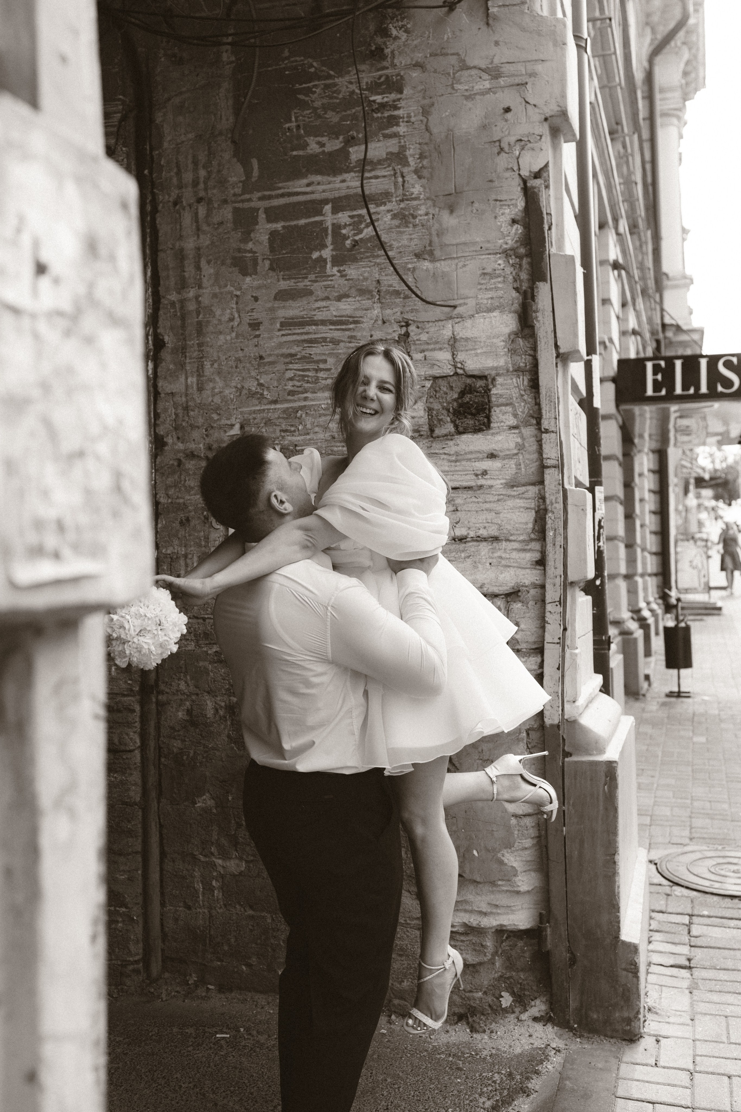 Свадебная прогулка в городе. Семейный фотограф Ставрополь Варвара Воробьева