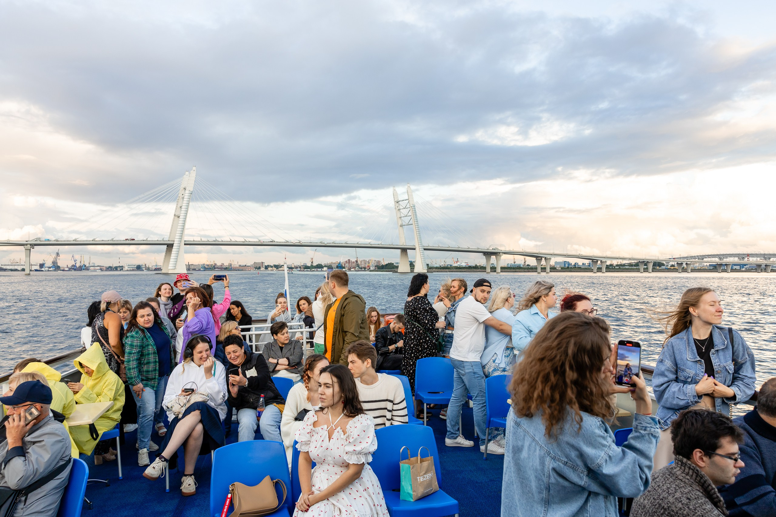 Экскурсия на двухпалубном теплоходе по Неве. Фотограф в Санкт-Петербурге — Сергей Петров