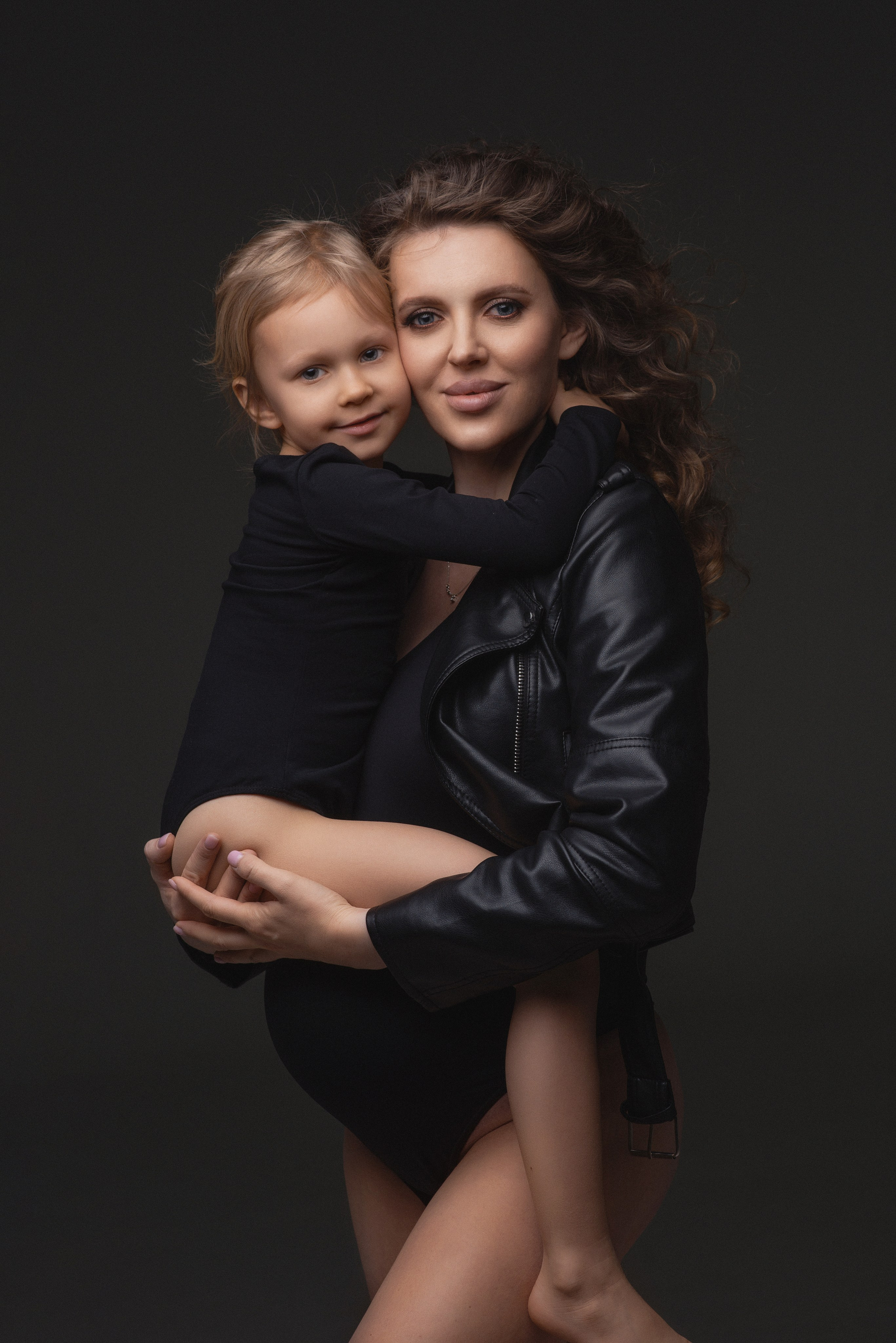 Фотосъемка беременности. Фотограф беременности, новорожденных и детей до года в Челябинске Волк