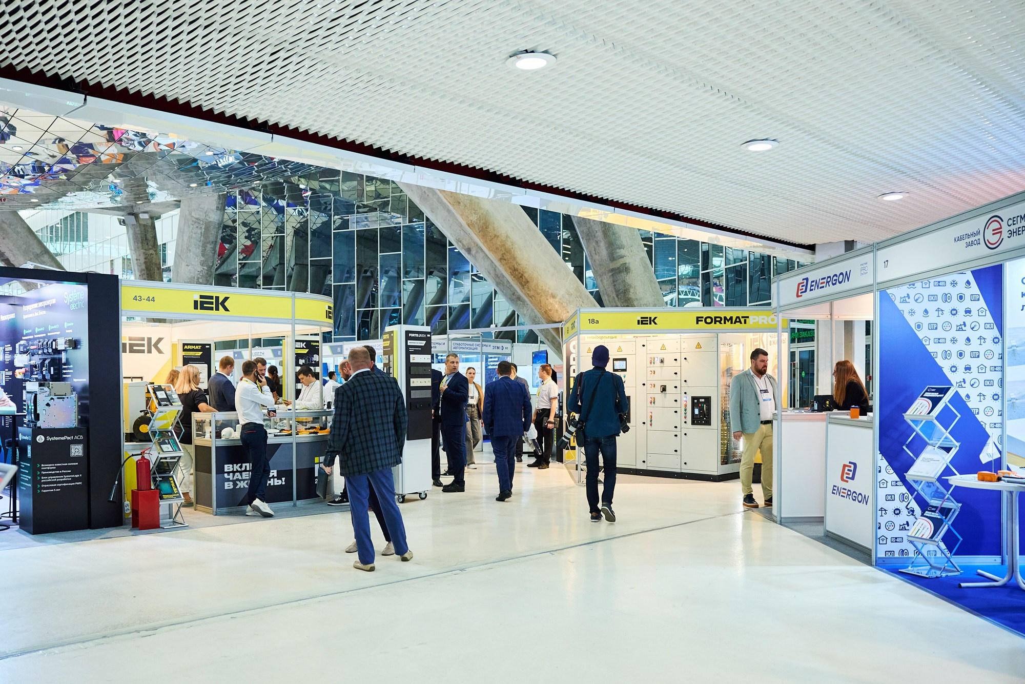 детали стенда и атмосфера выставки