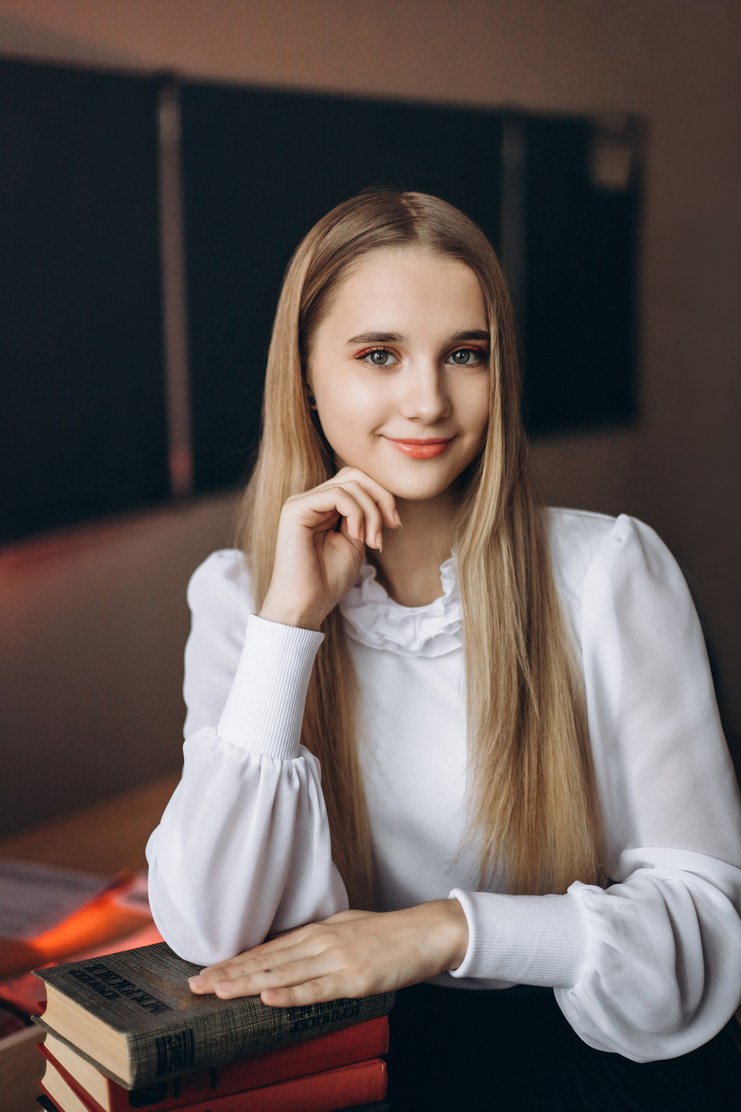 Выпускной класс на альбомы в школе+природа. Портретный и семейный фотограф в Саратове Елена Шустова