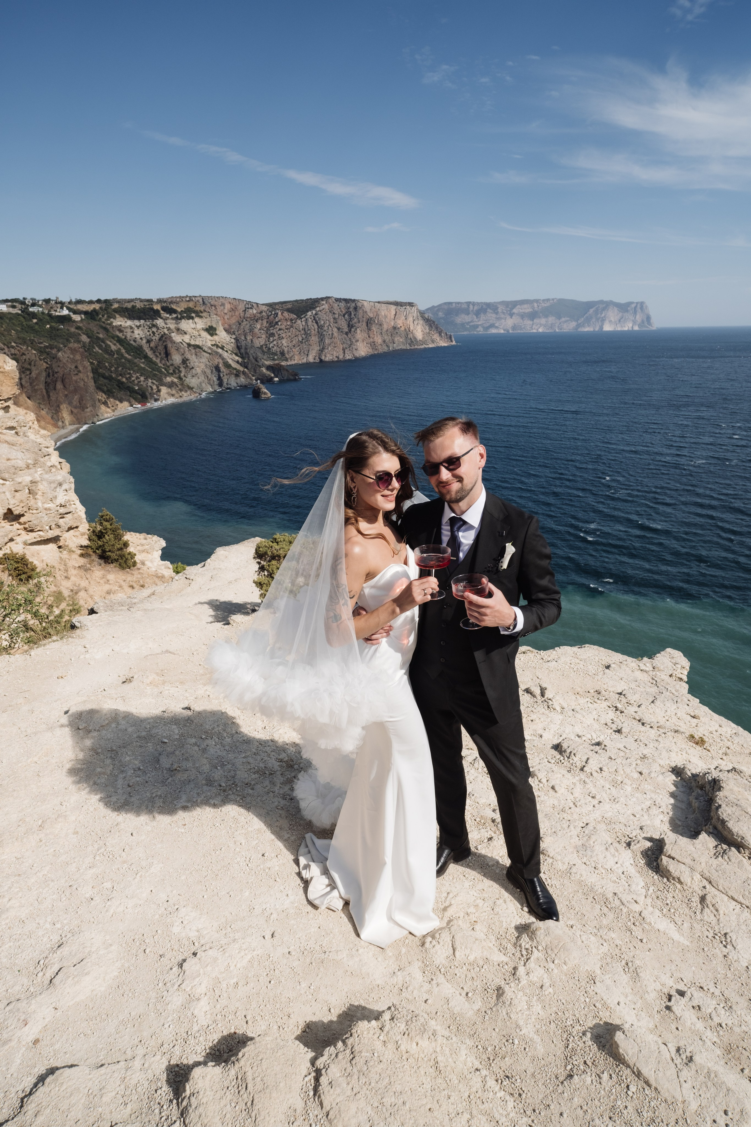 Дарья и Виктор в Балаклаве и на Фиоленте. Профессиональная фотосъемка в Крыму. Натуральные эмоции и живые кадры. Забронируйте дату прямо сейчас!