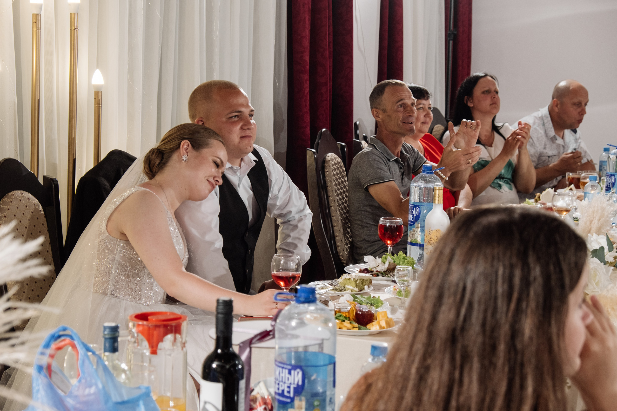 Свадебный ретопртаж. Профессиональная фотосъемка в Крыму. Натуральные эмоции и живые кадры. Забронируйте дату прямо сейчас!