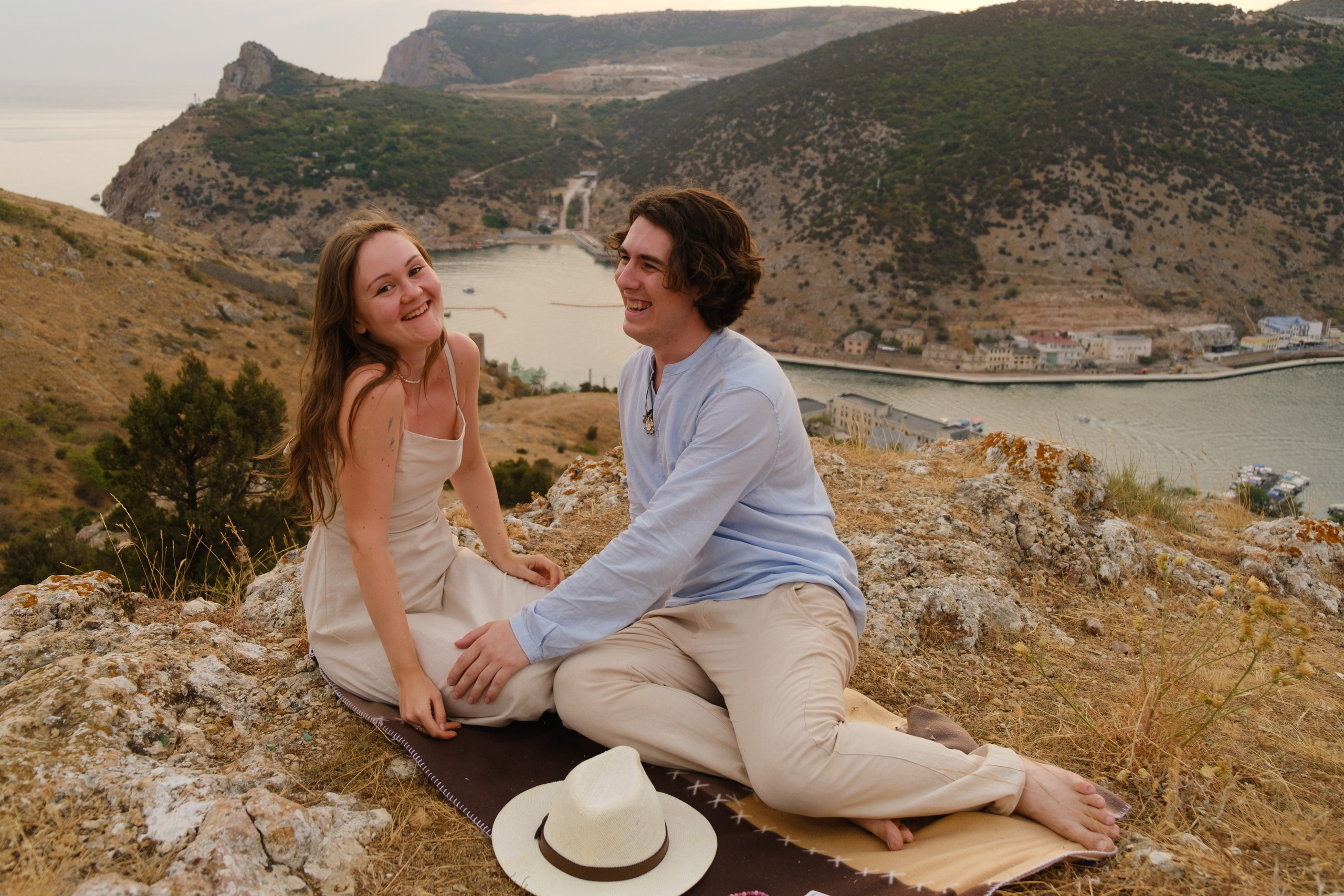 Л+Н в Балаклаве. Профессиональная фотосъемка в Крыму. Натуральные эмоции и живые кадры. Забронируйте дату прямо сейчас!