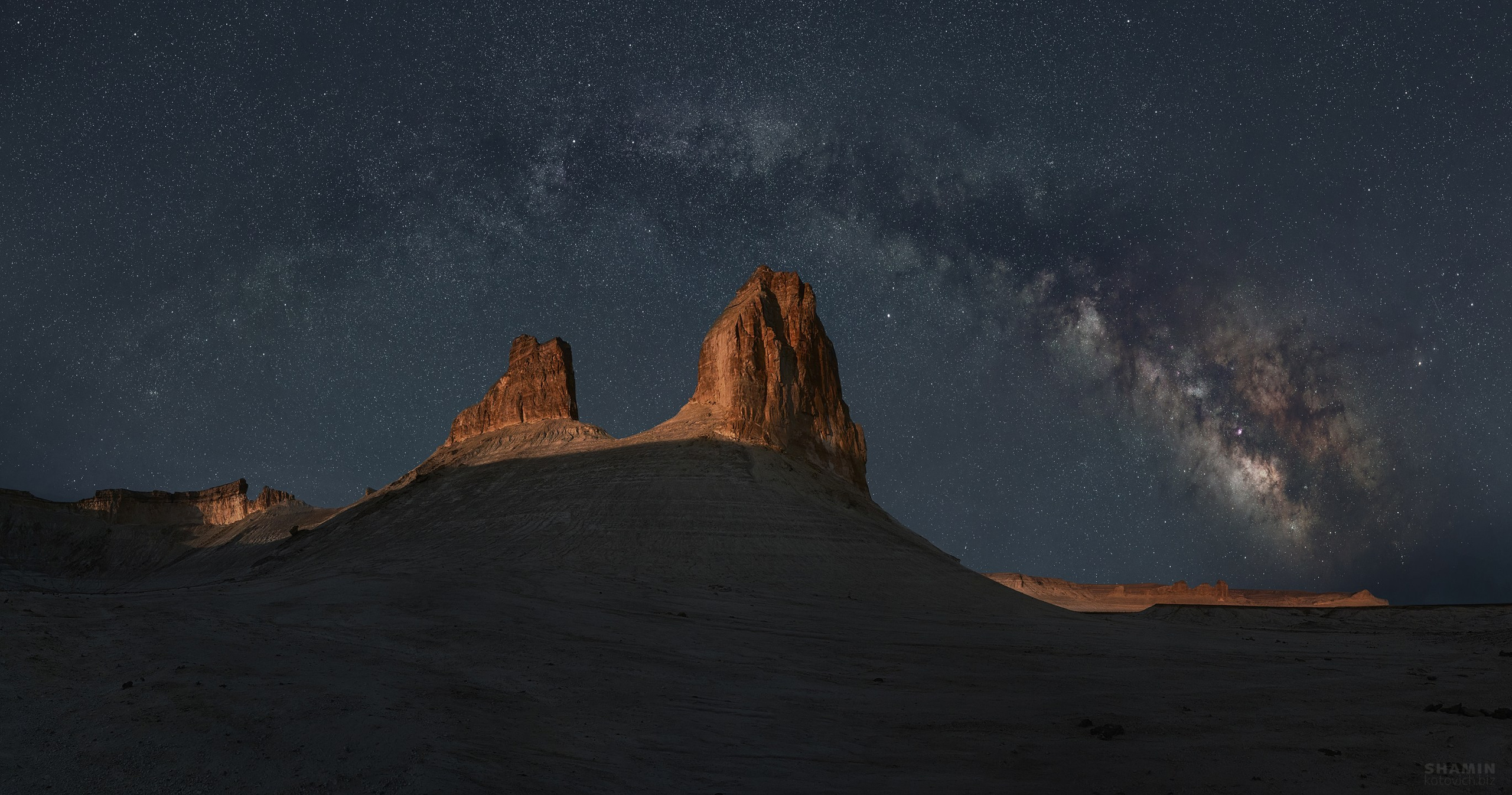 Пейзажи Казахстана и Мангистау — плато Устюрт, урочище Бозжыра, степи и каньоны западного Казахстана. Свет, тишина и контрасты пустынных ландшафтов. Фотограф Константин Шамин