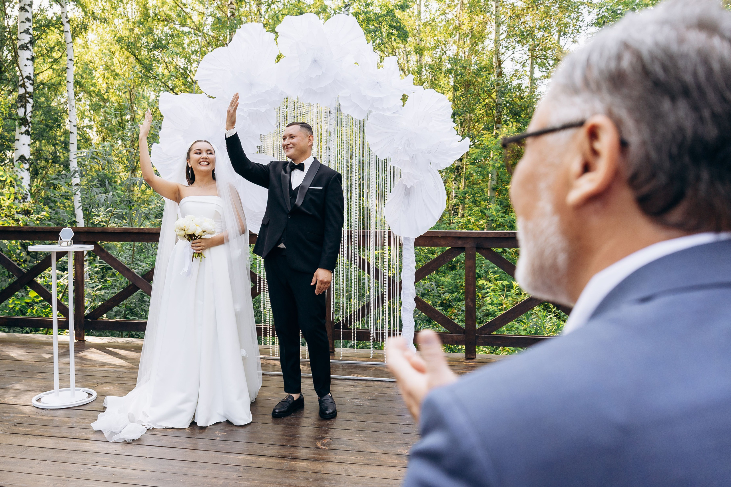 свадебная фотосессия на фотозоне. Фотограф на свадьбу Казань