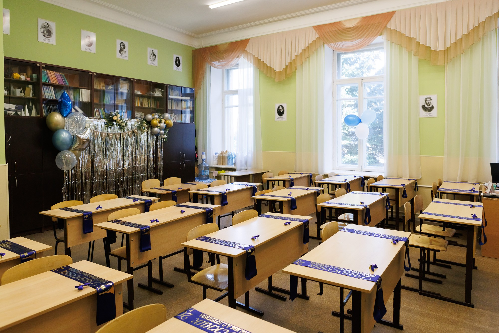 Последний звонок в Гимназии № 1, г. Севастополь. Свадебный фотограф, фотосъемка в Крыму, Севастополе, Симферополе, Ялте