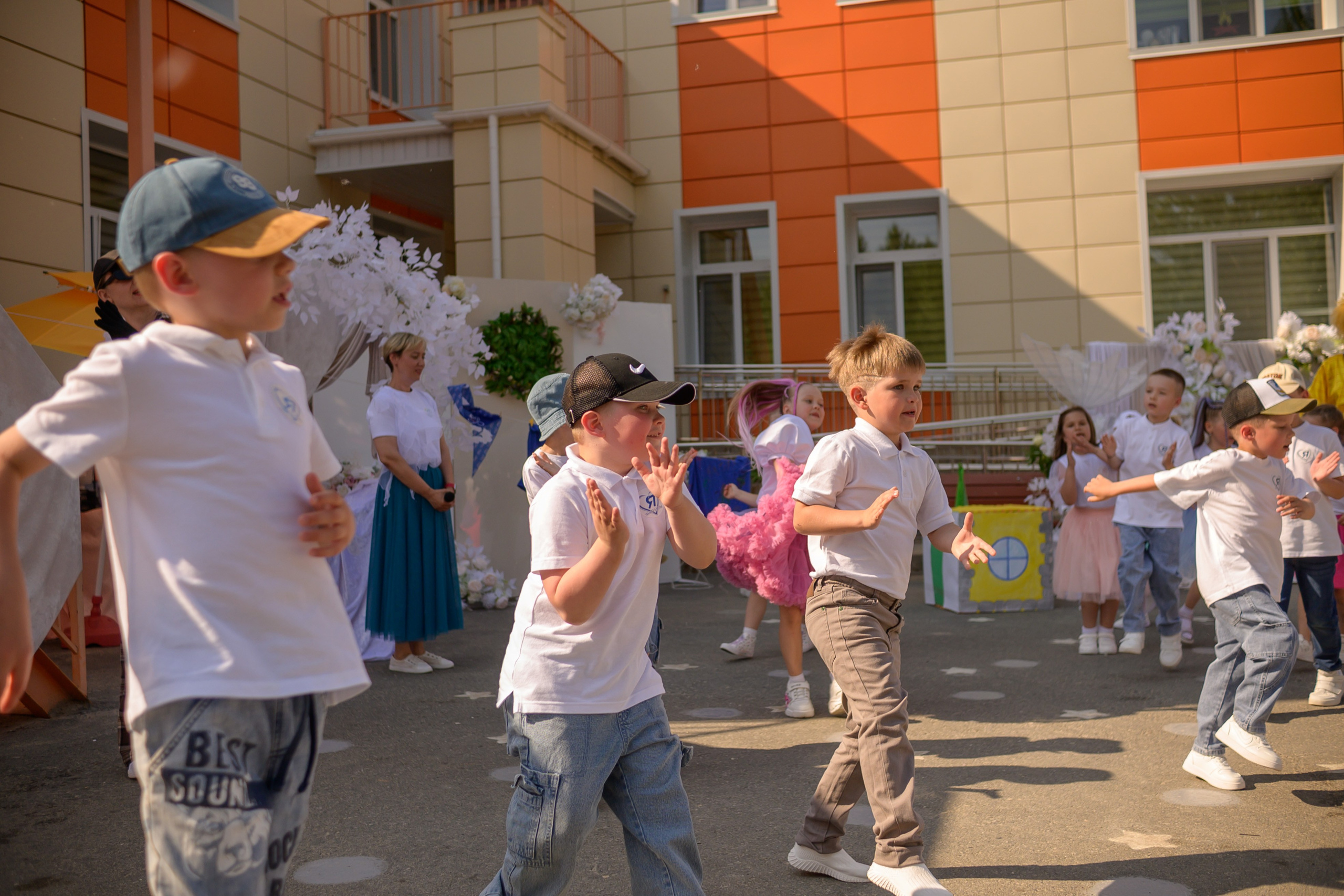 Репортаж выпускного группа «Фантазёры» 3 садик. Фотограф новорожденных, семейный детский в Тюмени Татьяна Морозова