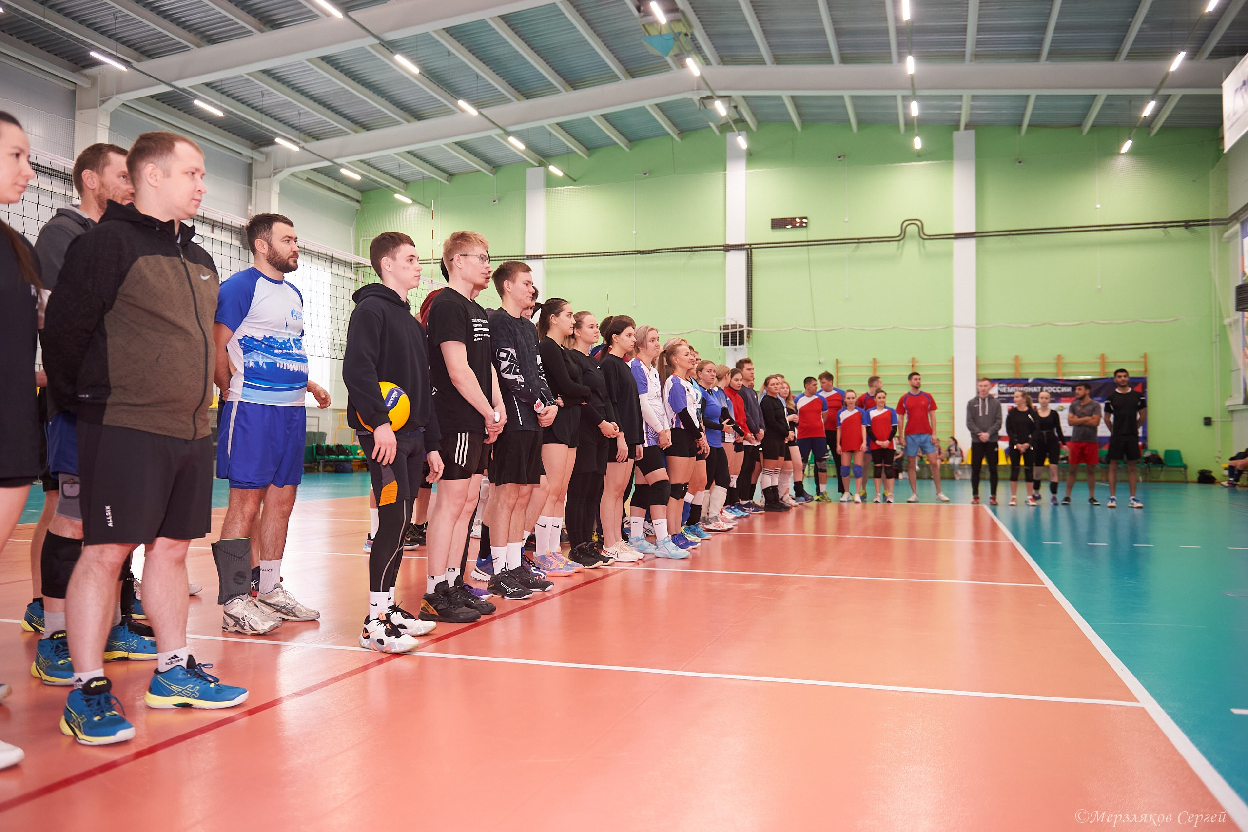 Новогодний волейбольный турнир. Ижевск. 16.12.23. Спортивный репортажный фотограф в Ижевске Сергей Мерзляков