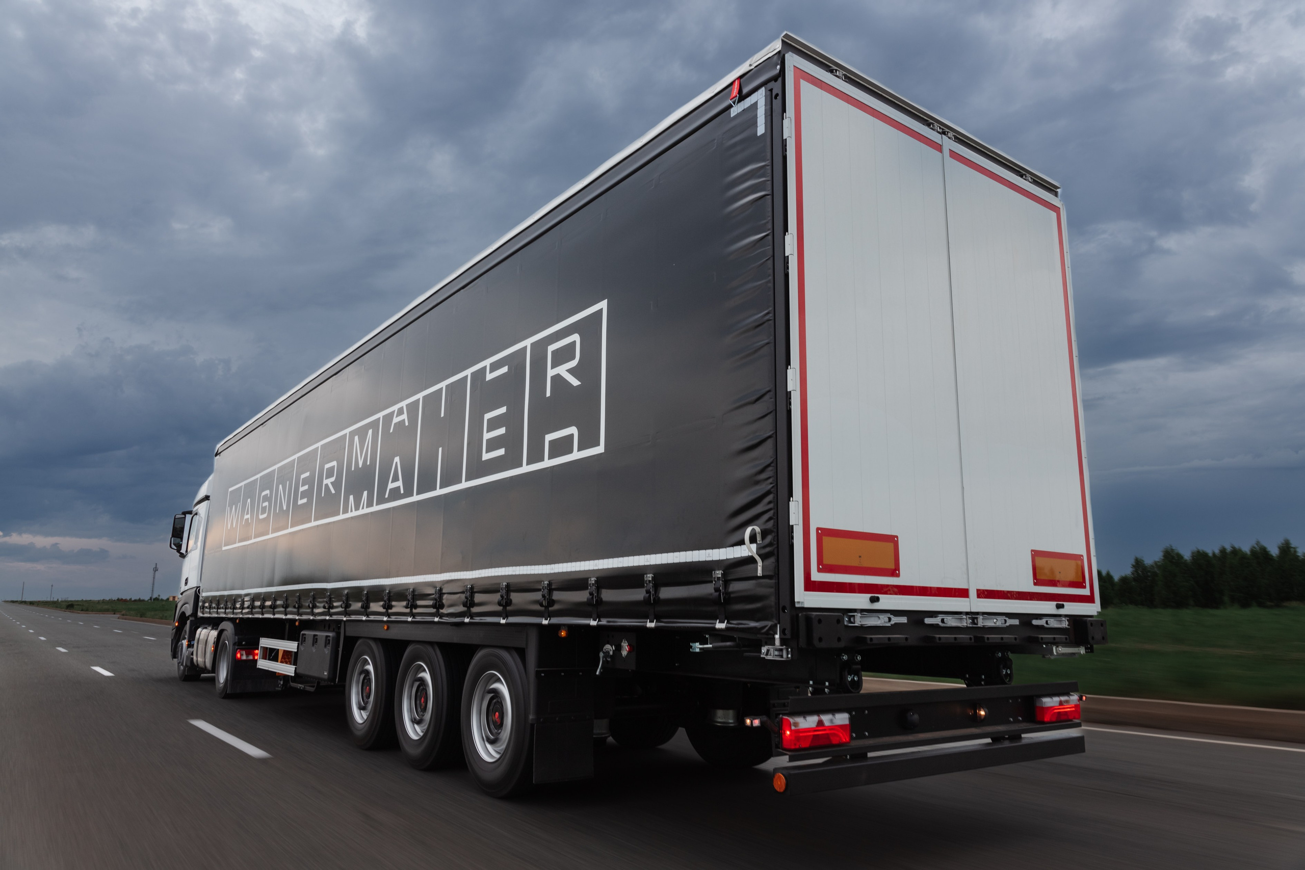 Рекламное фото. Люксмедиа — это команда фотографов и видеографов. Город Казань. Дамир Сафин