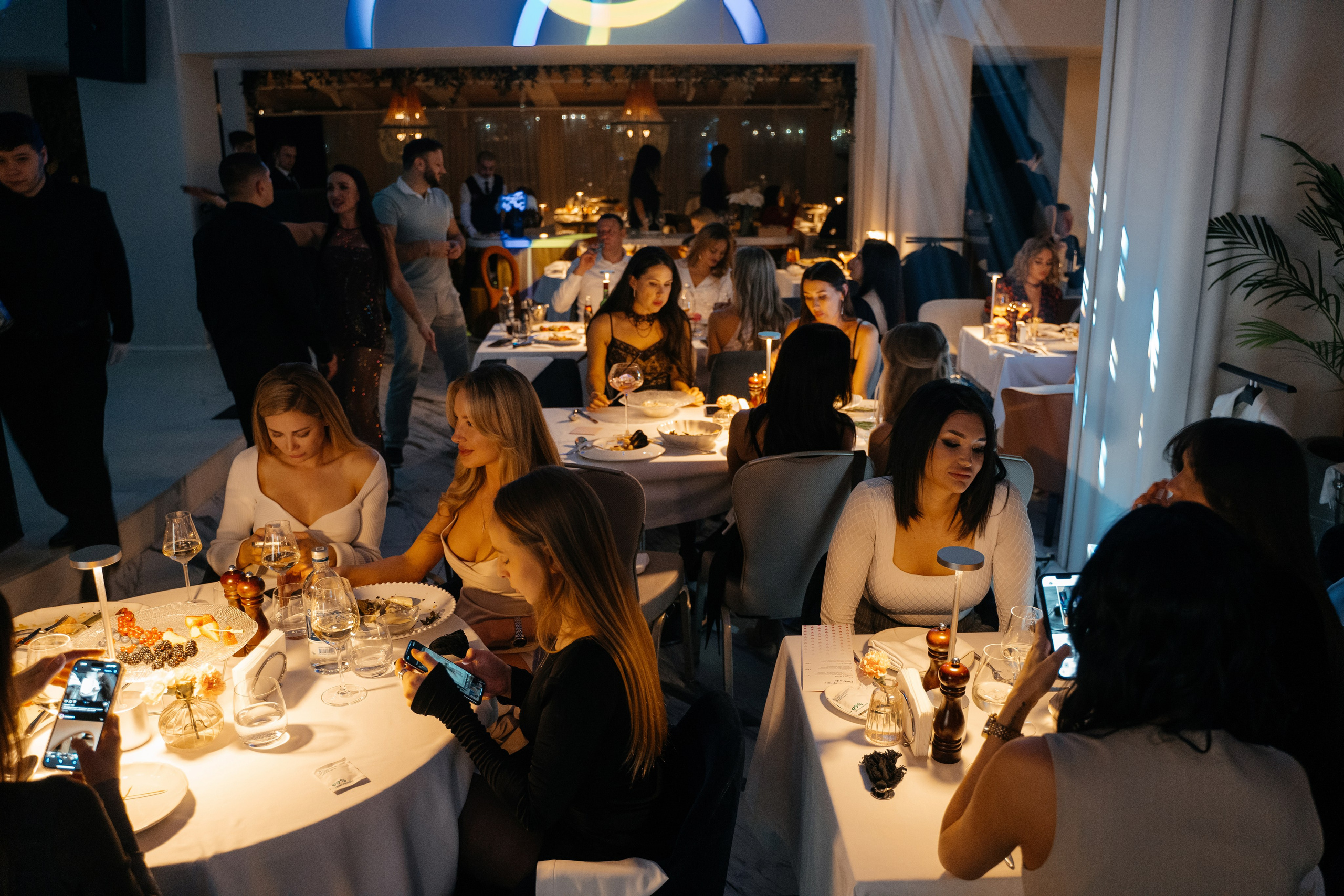 8 марта (пятница). BENUAR Restaurant