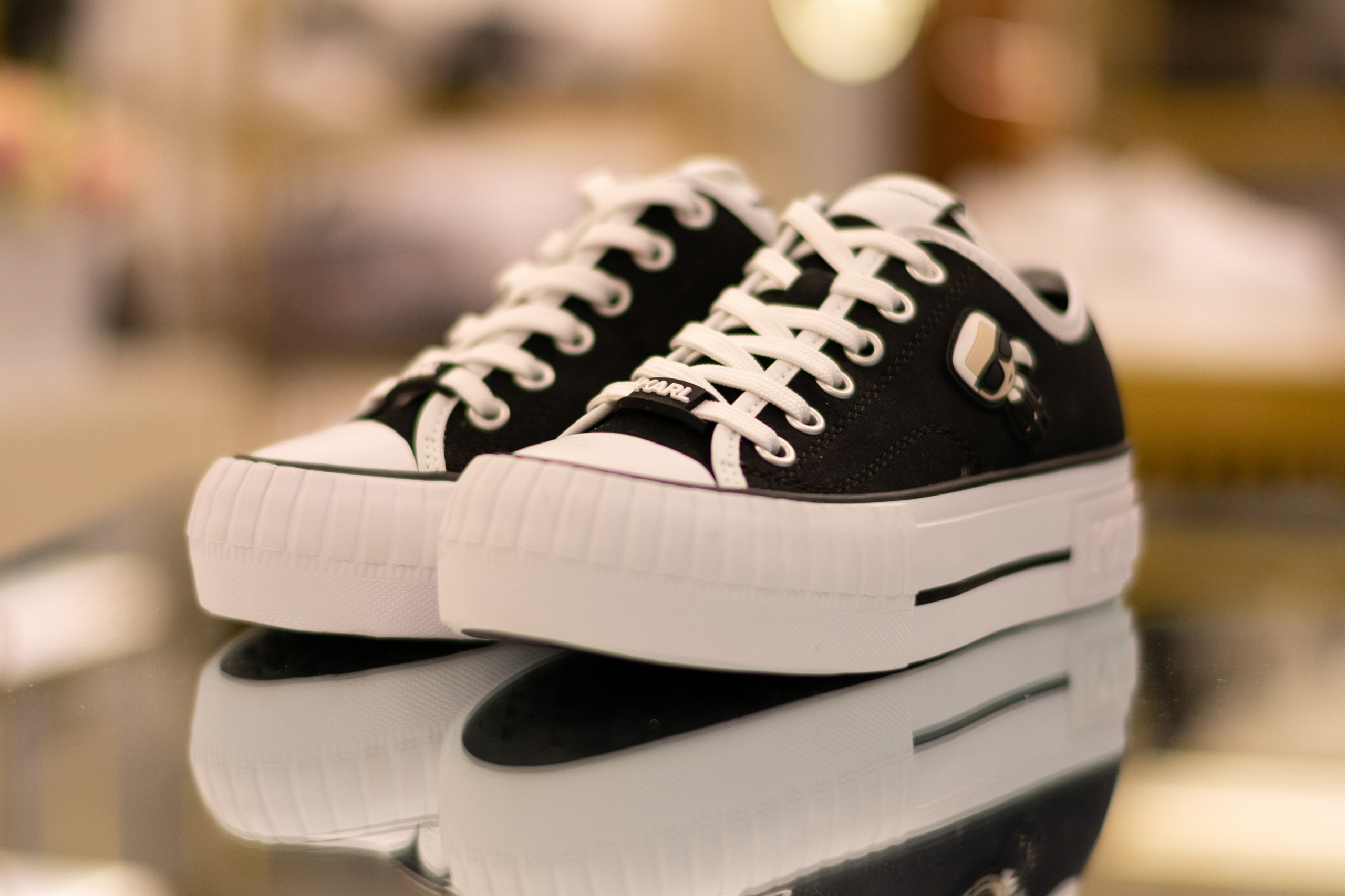 Для организаций. Предметная фотосессия для обувного магазина Capsula. Фотограф/видеограф Богдан Голованов