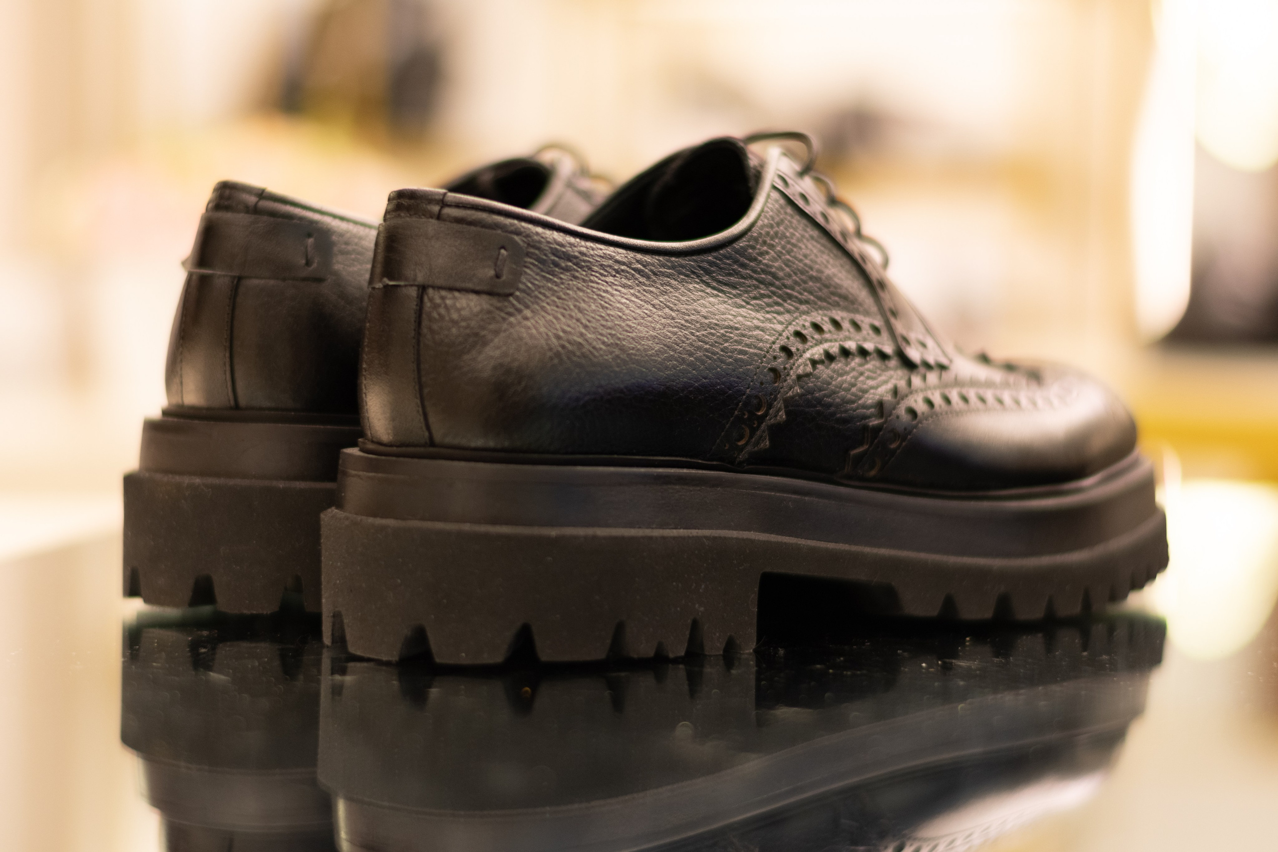 Для организаций. Предметная фотосессия для обувного магазина Capsula. Фотограф/видеограф Богдан Голованов