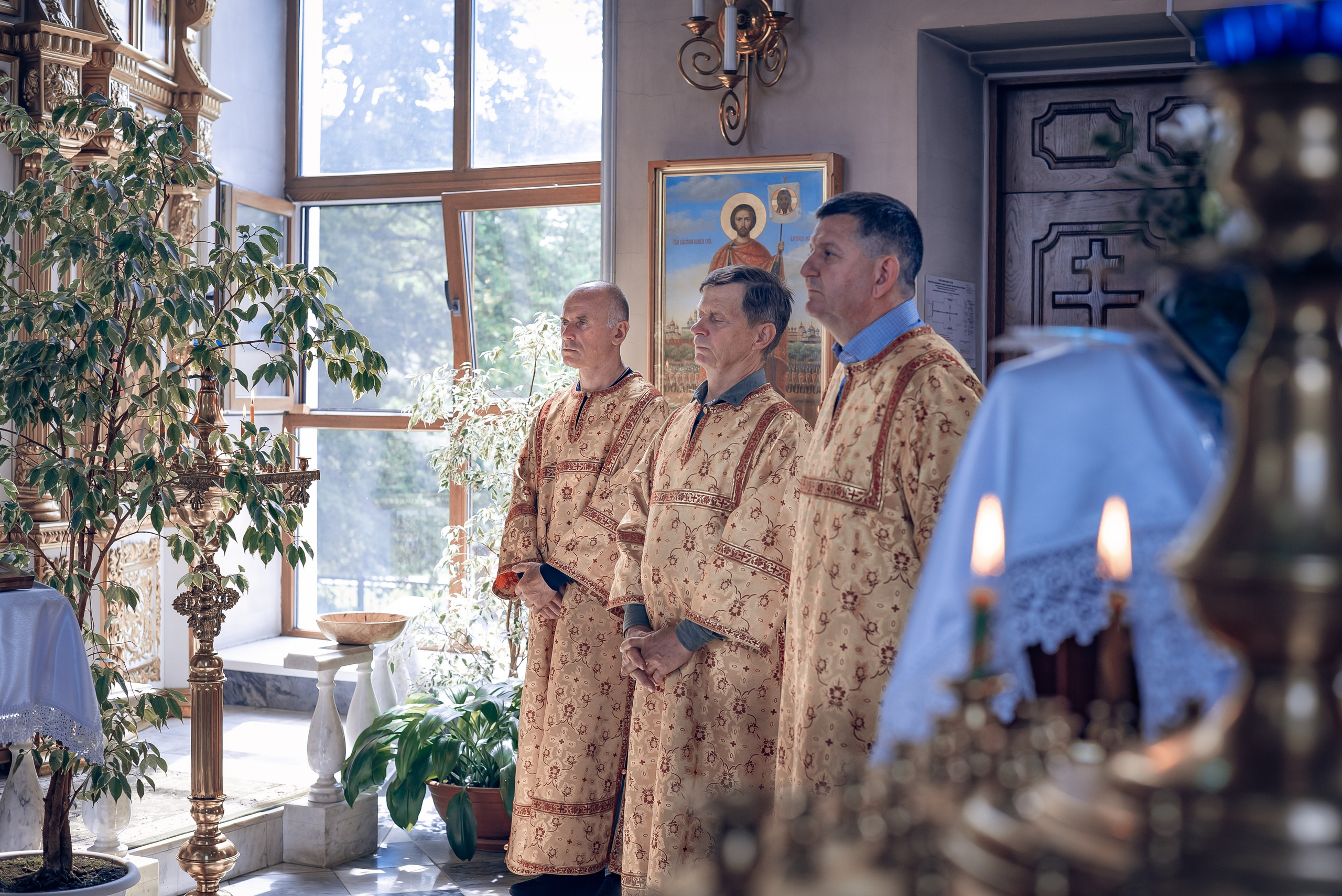 Воскресная служба в Рождественско-Николаевском храме. Фотографы крещения/венчания  Красноярск Татьяна и Вячеслав Переваловы