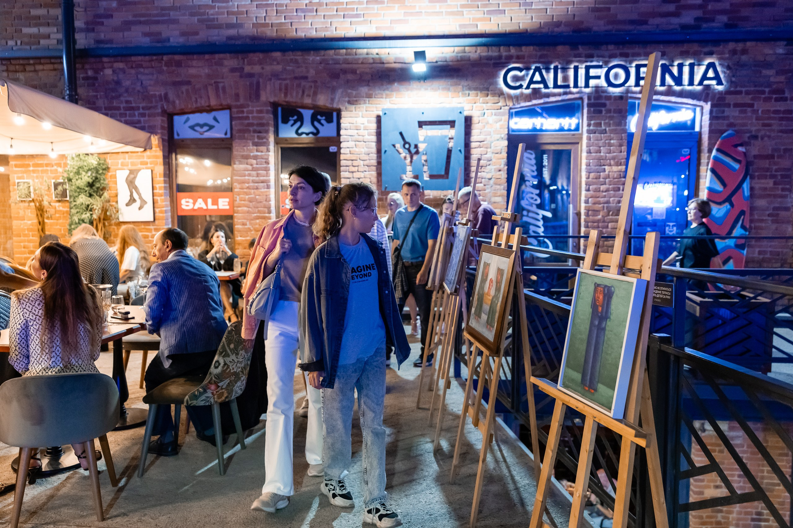 Выставка работ Дениса Шевчука в ресторане Attolini. Фотограф в Санкт-Петербурге — Сергей Петров