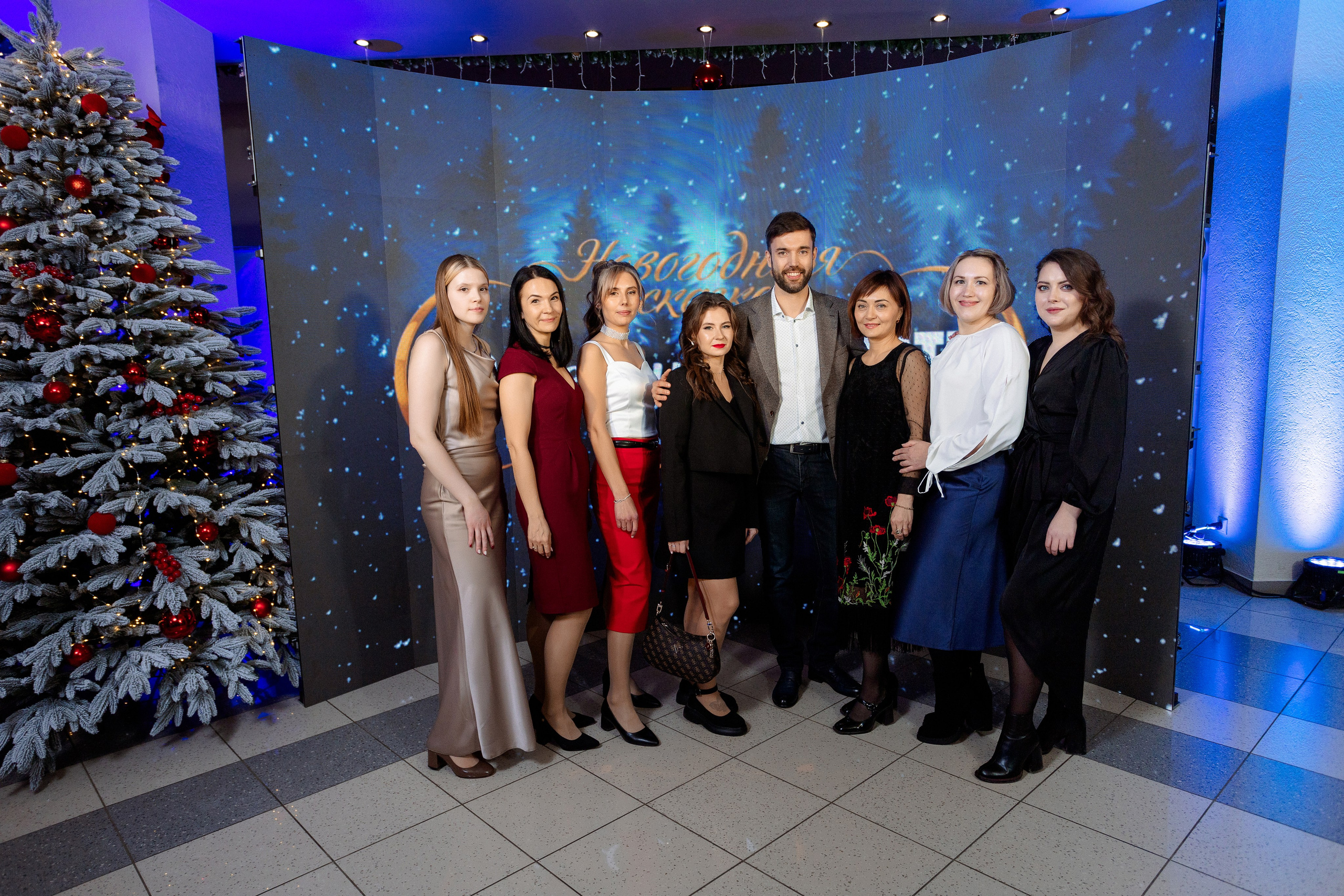 РЕПОРТАЖ: НОВЫЙ ГОД В ДК МЕТАЛЛУРГ. Профессиональный фотограф в Ижевске Леша Петров