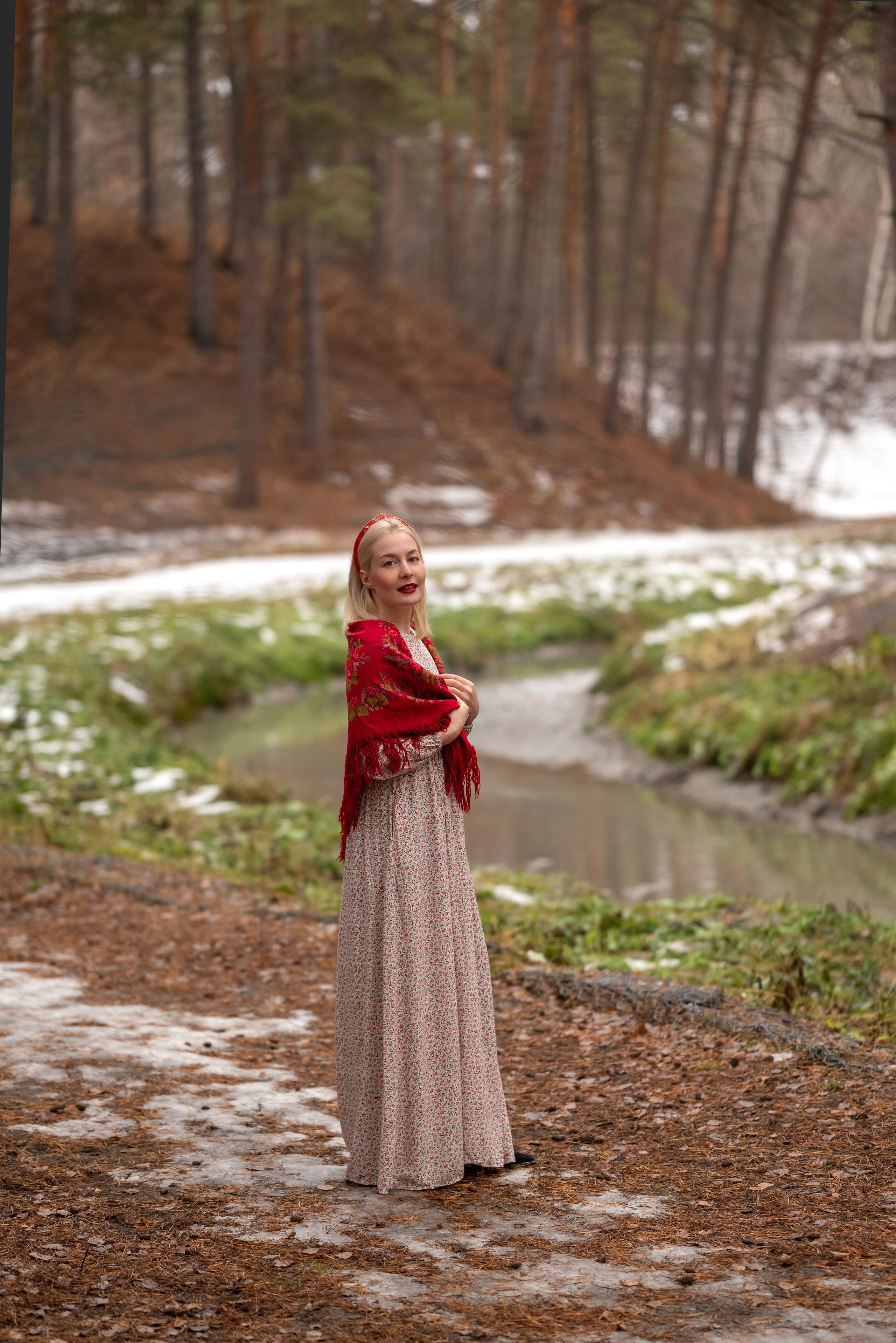 Яна. Прогулка в лесу. Фотограф в Тюмени Голышева Елена