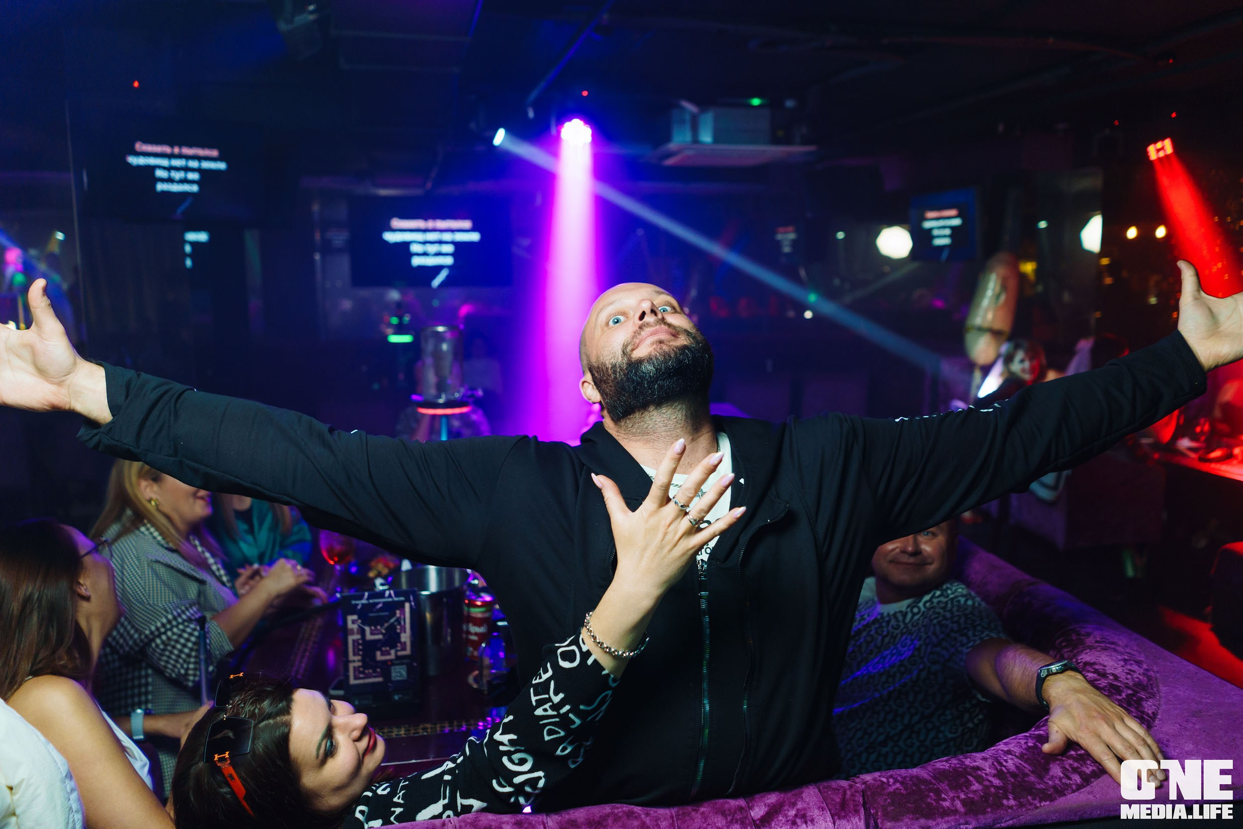 Фоторепортаж из караоке-клубе Эйфория. One Media Life: фоторепортажи, фотоотчеты с мероприятий и заведений