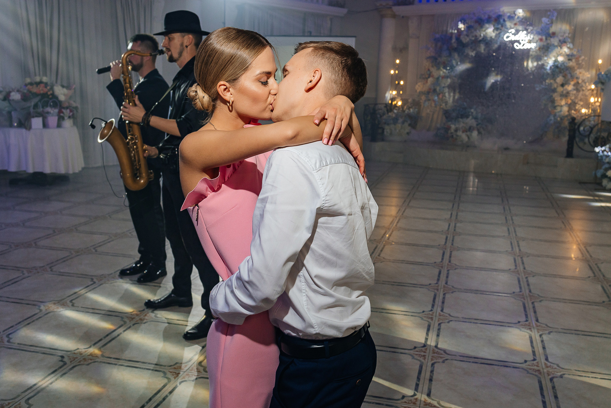 Романтическое утро невесты. Олег Сверчков | Свадебный фотограф Вологда