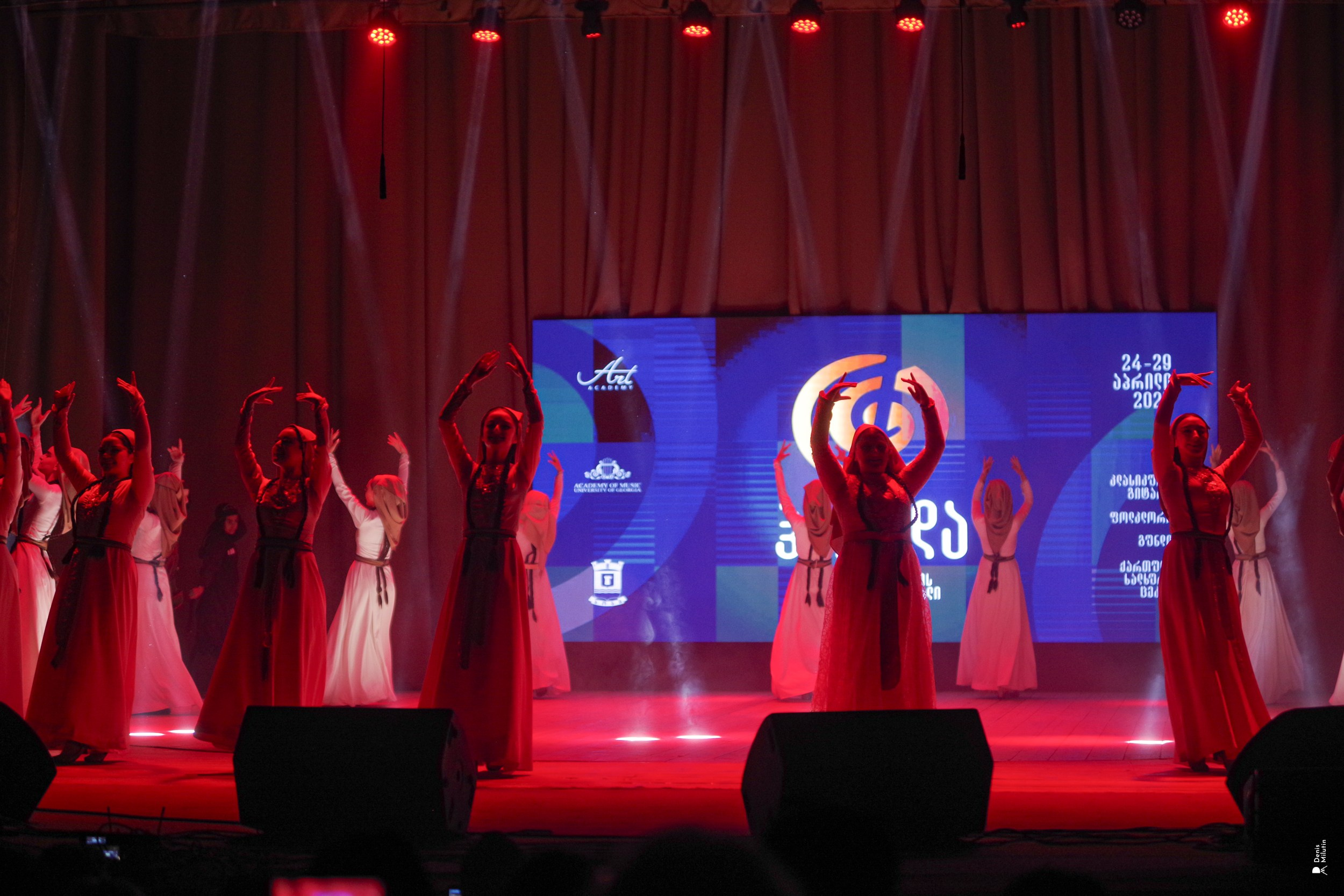 Танцы в Хоби. Портретный фотограф Денис Милютин