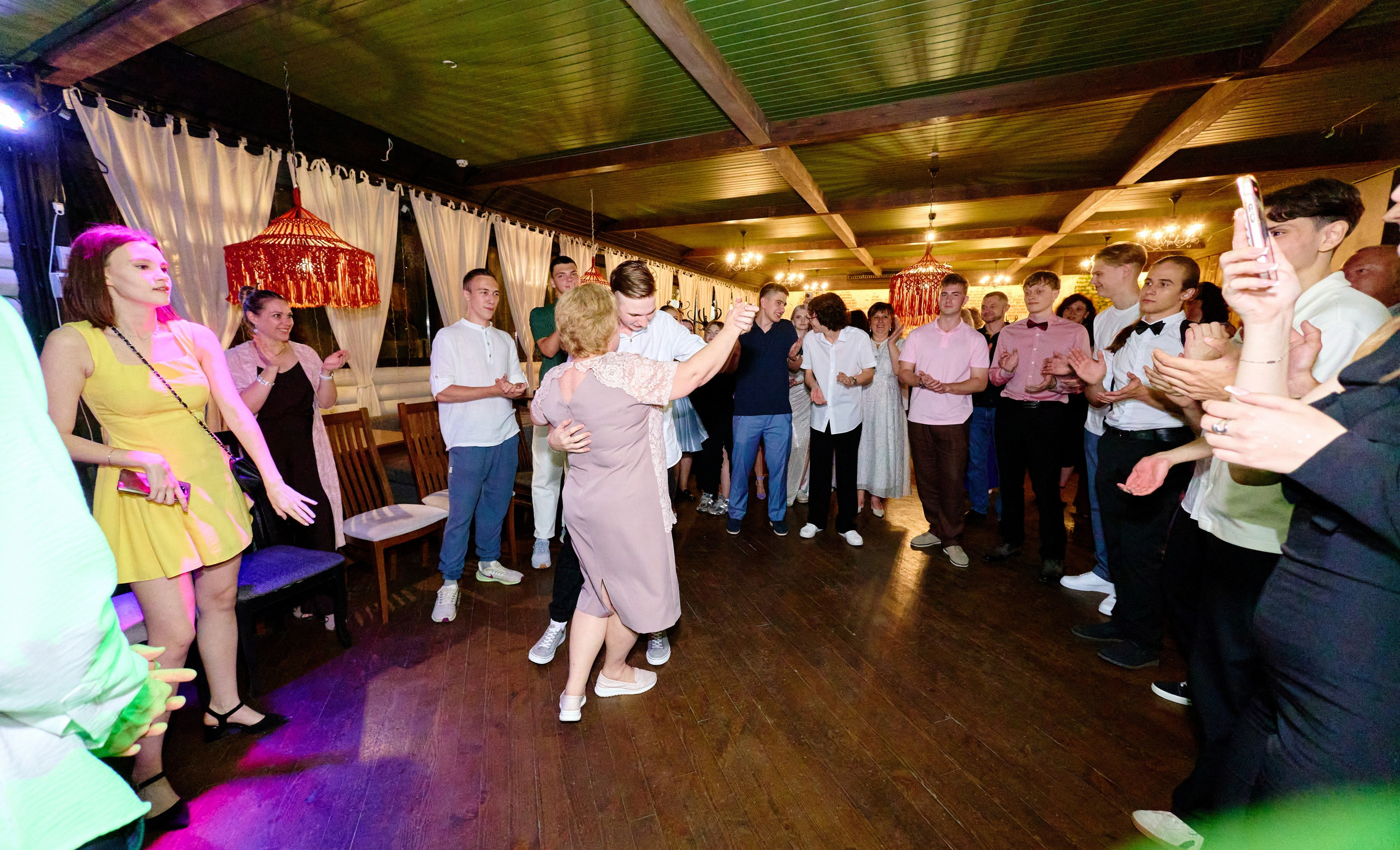 Выпускной 35 Сош. Фотограф Выпускные альбомы Таганрог Сергей Коробченко