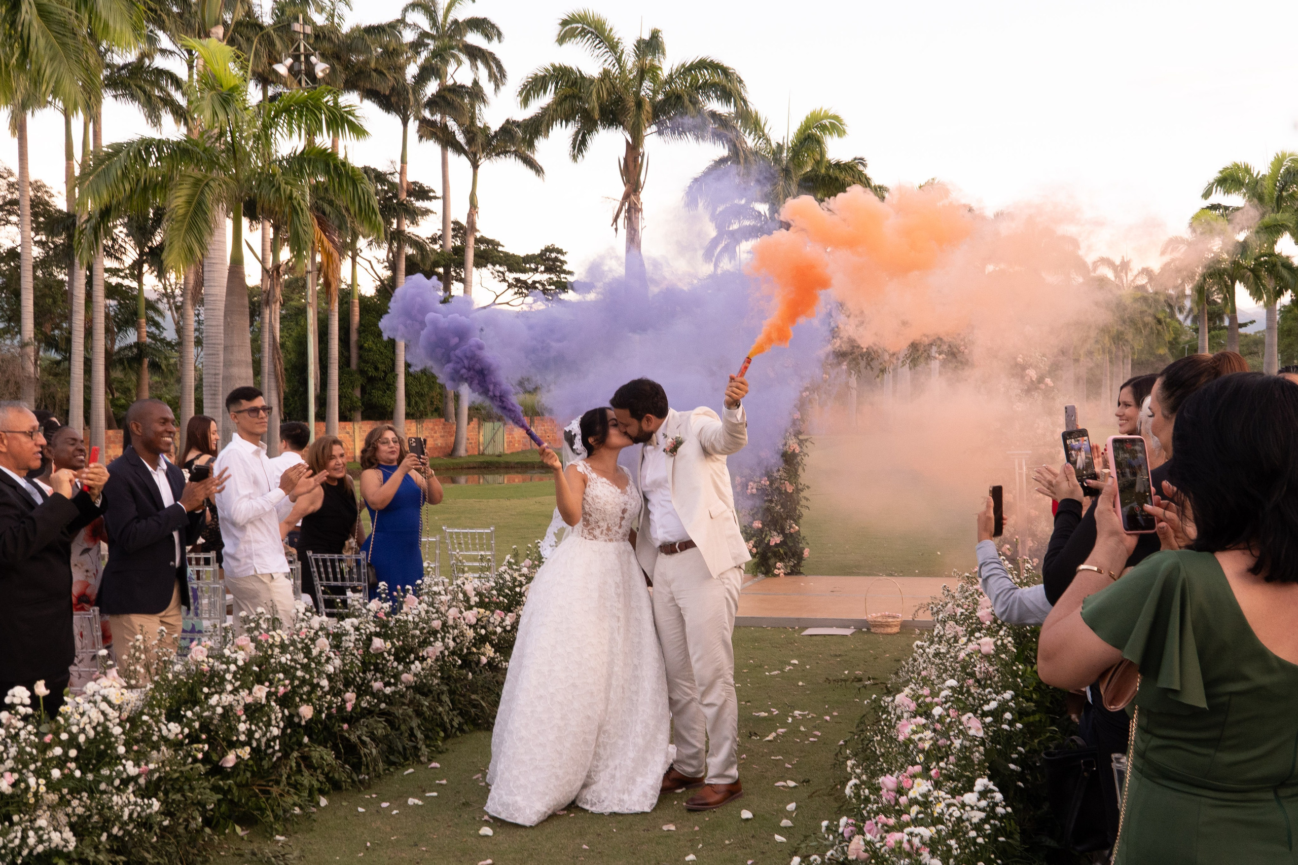 Carola & Gerson. Wedding Photographer in Barcelona and Medellin