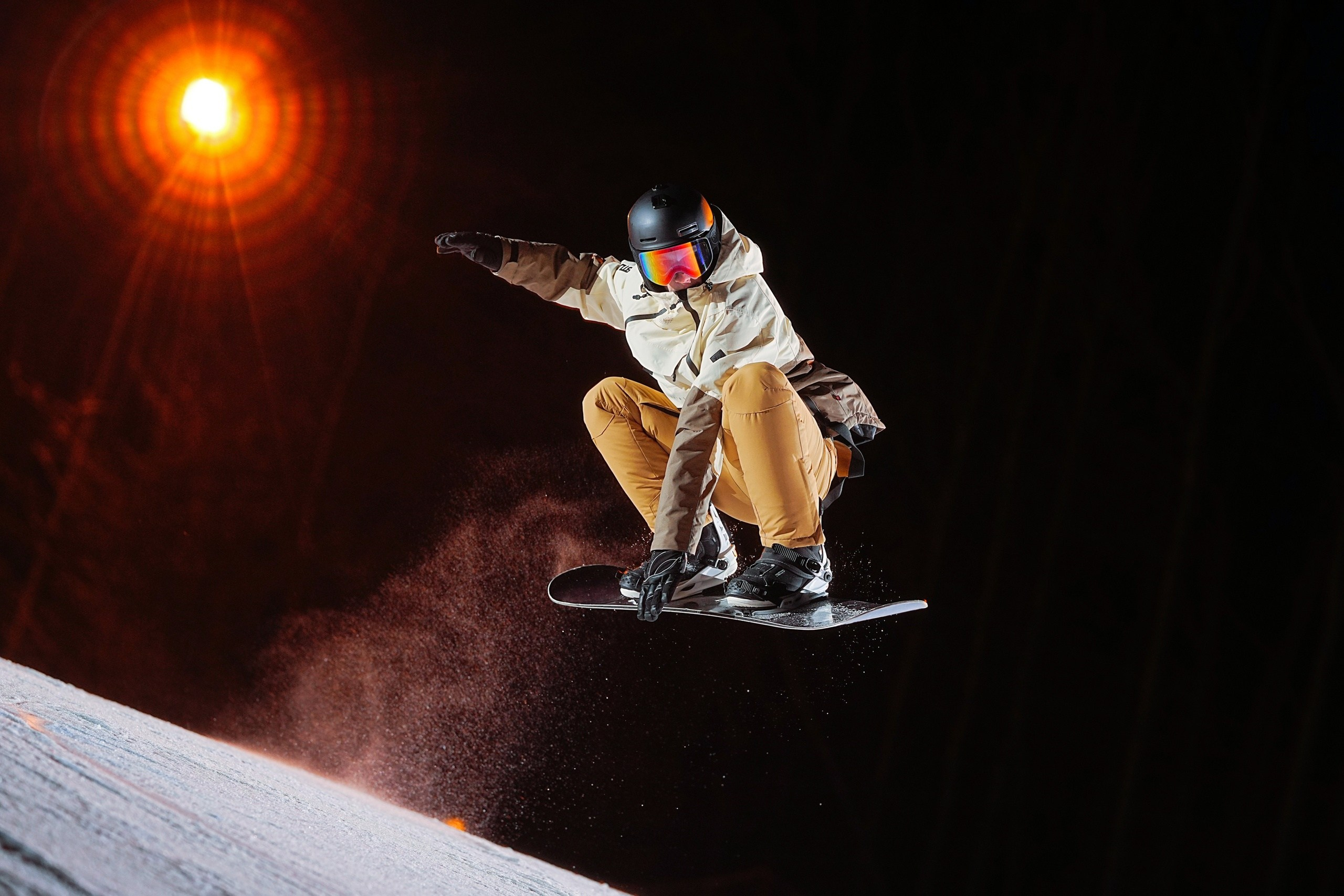 Вечерняя съёмка на склонах с использованием внешних вспышек. Фотограф Студитский Евгений