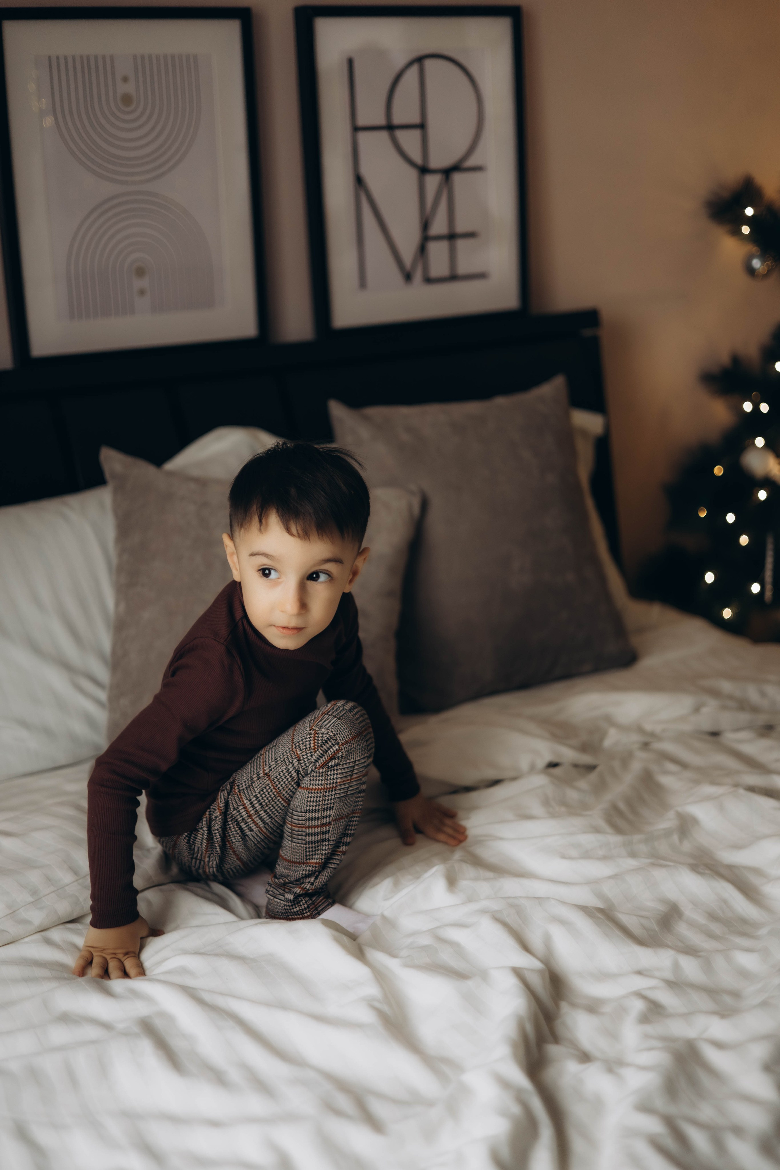 Ложись в снег и закрой лапой нос. Семейный фотограф Донецк