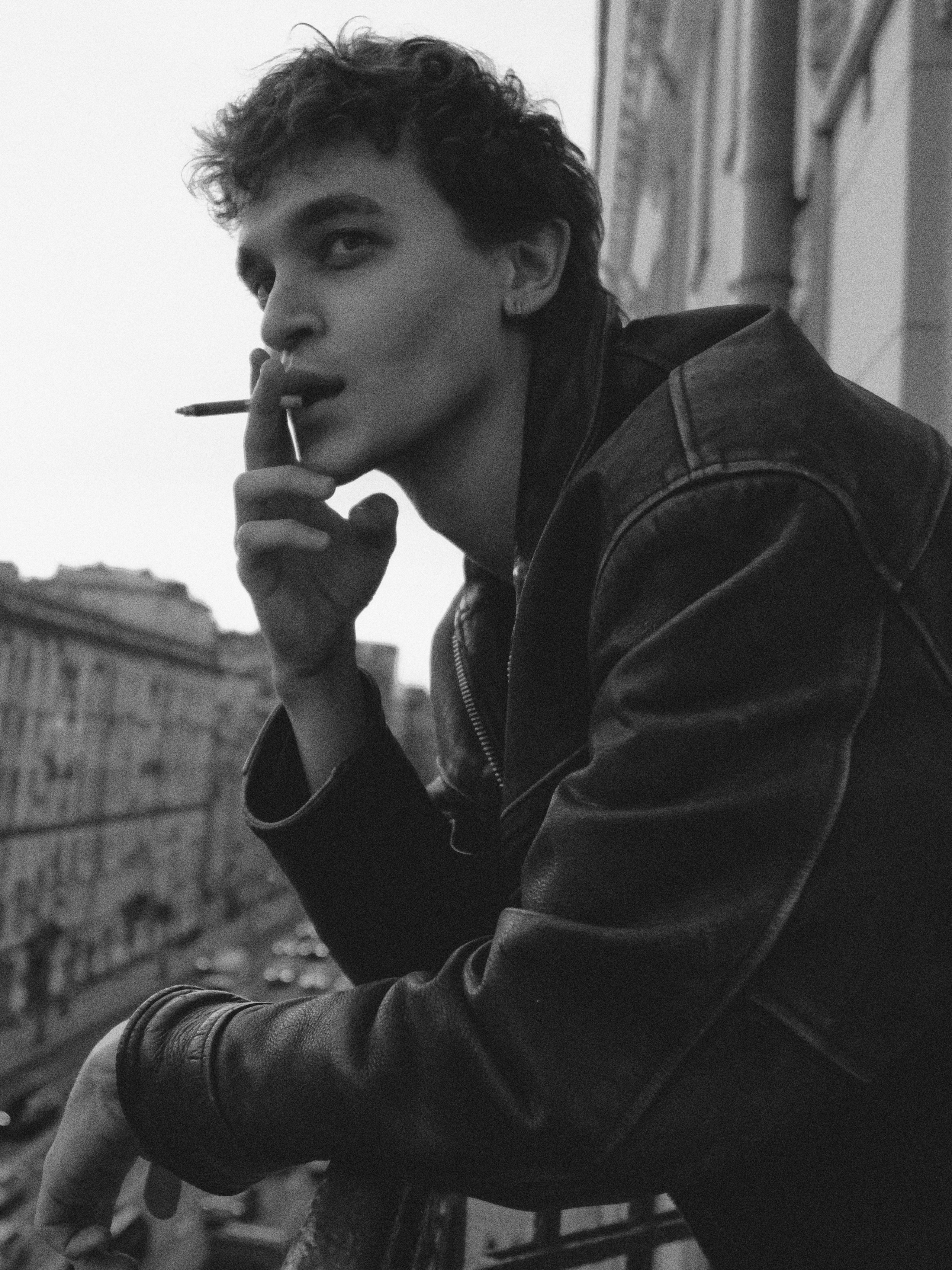 89233. Главная