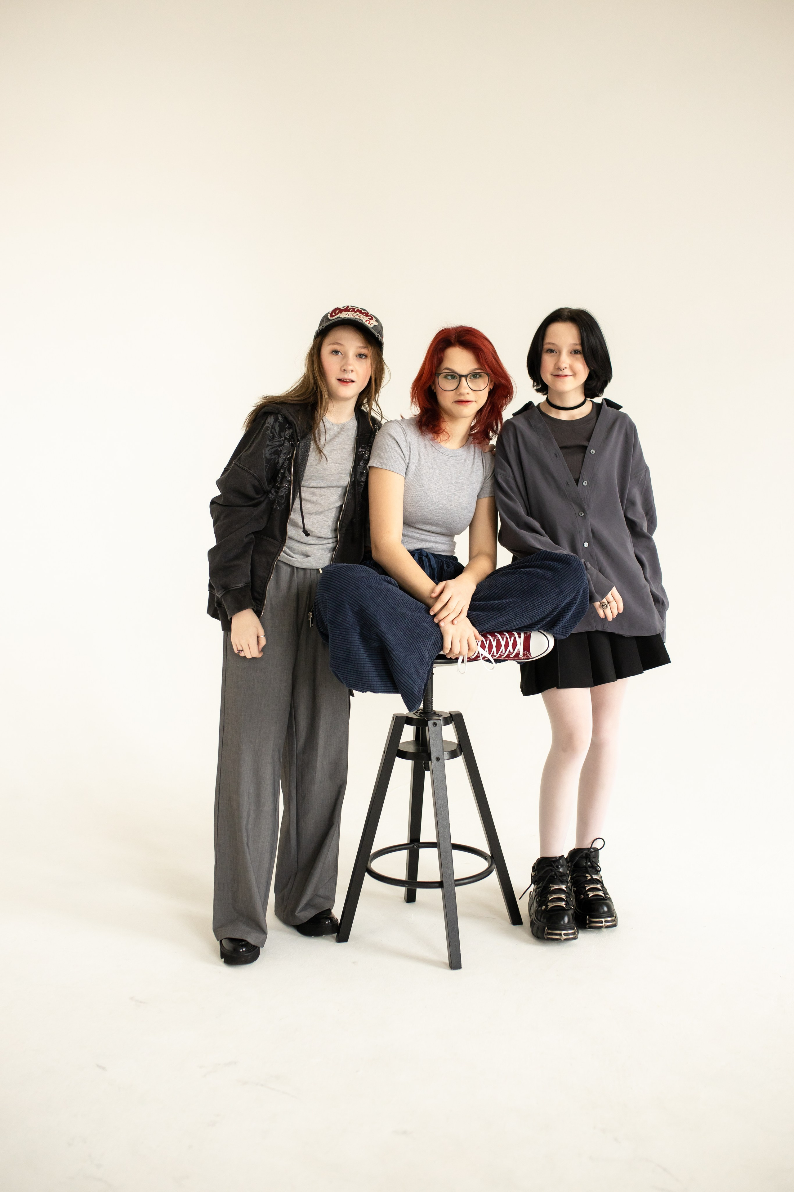 Семейная фотосессия на циклораме с естественным светом. Фотограф в Железнодорожном и Балашихе