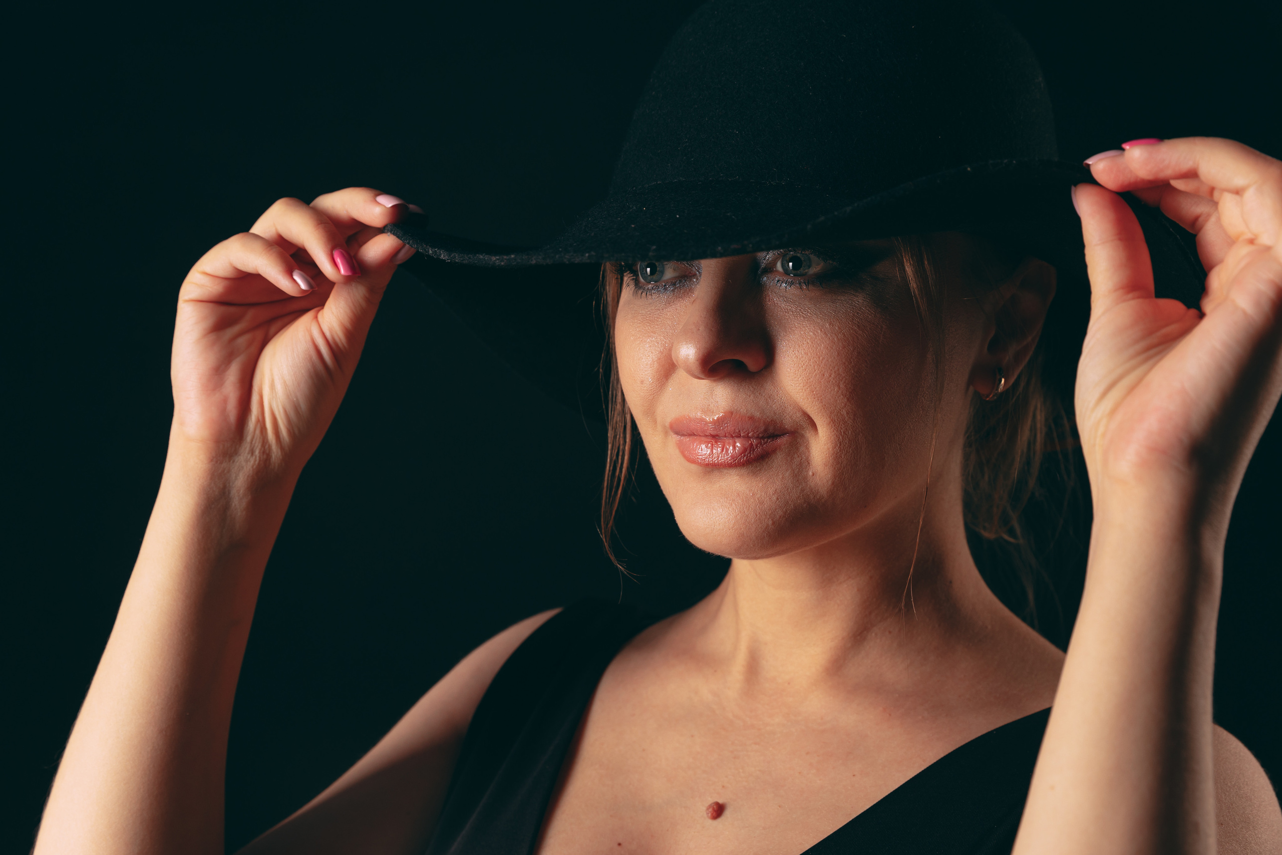 Ира, съёмка беременности в низком ключе. Семейный фотограф в Санкт-Петербурге Алиса Мохова