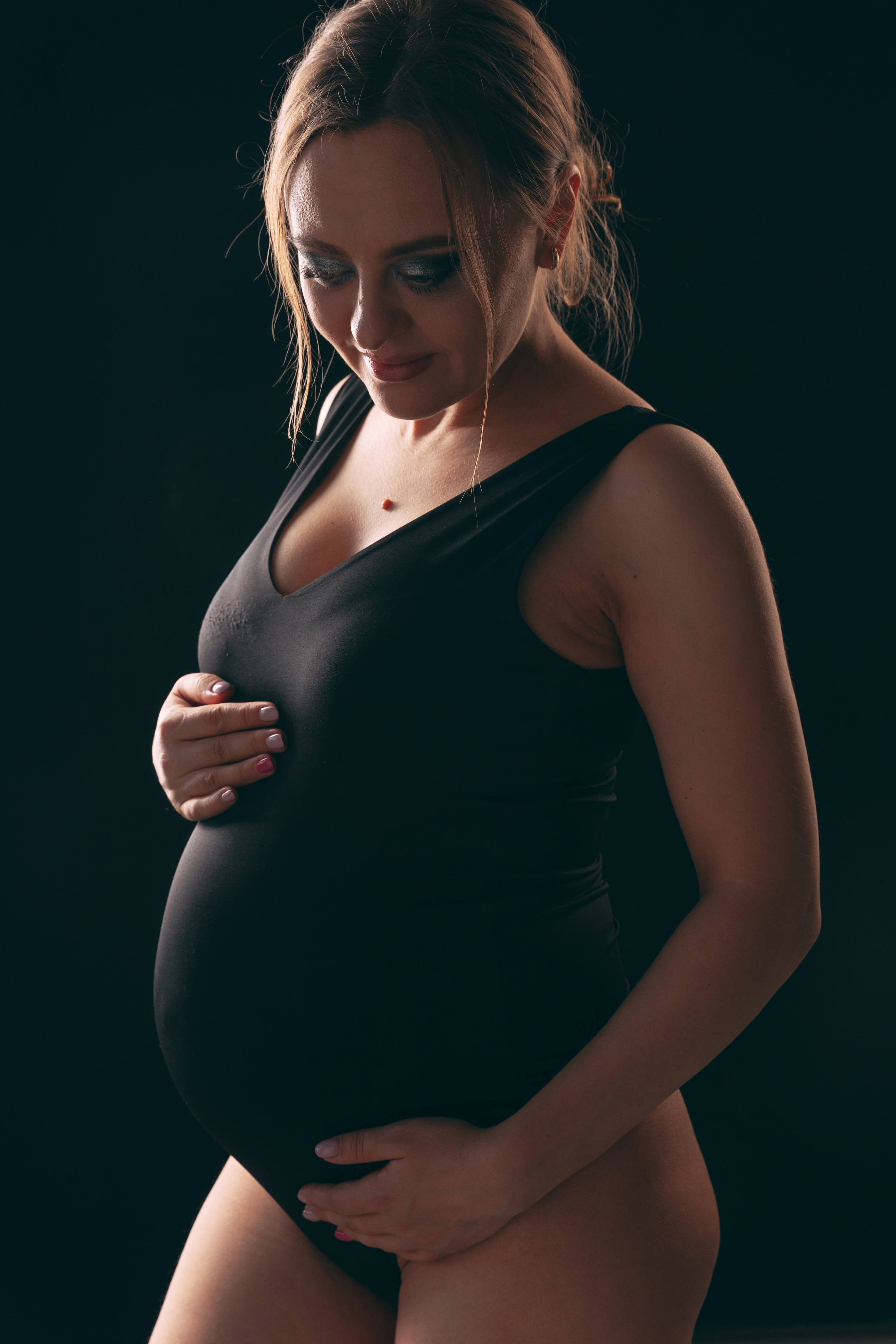 Ира, съёмка беременности в низком ключе. Семейный фотограф в Санкт-Петербурге Алиса Мохова