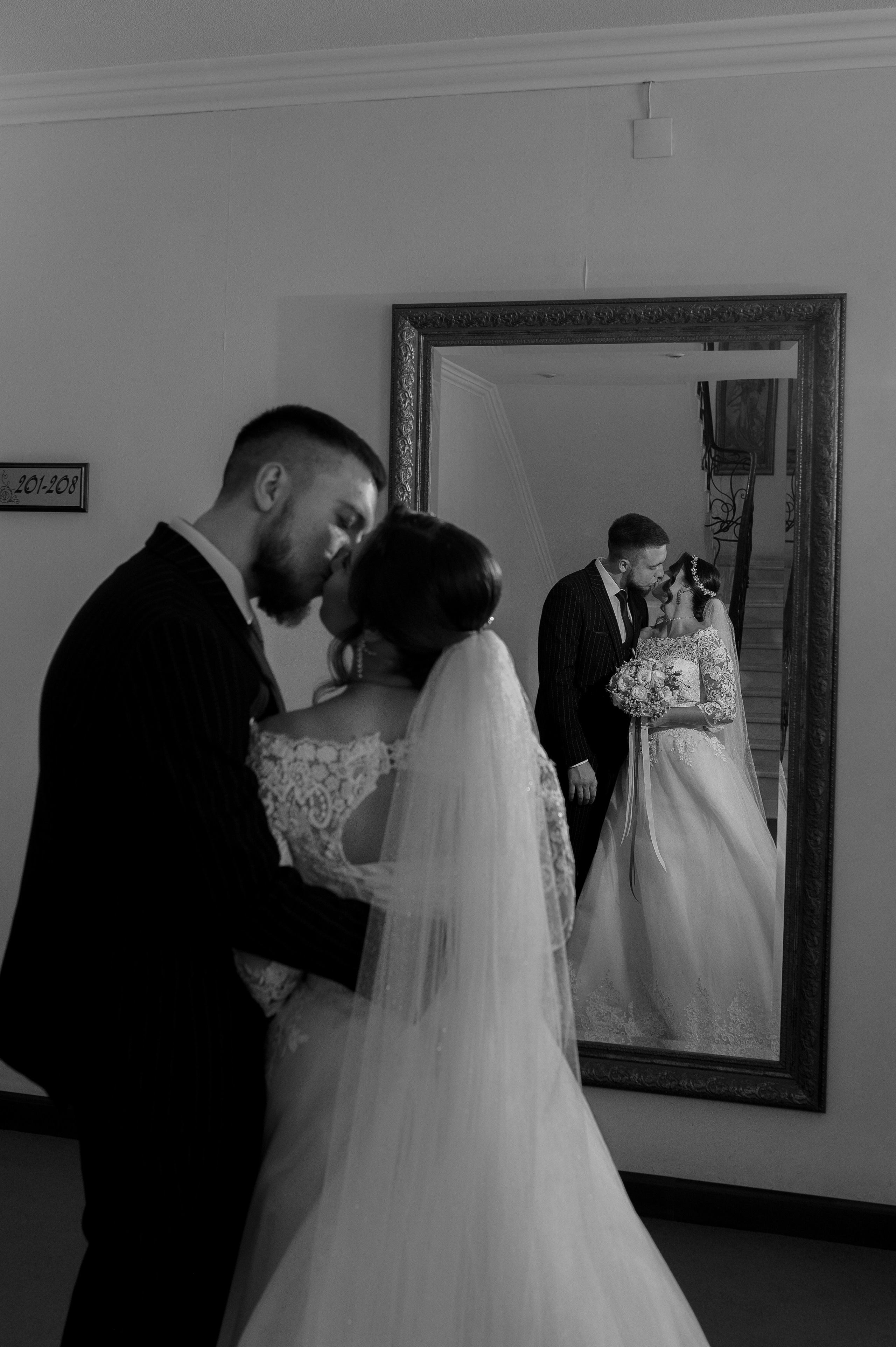 Кристина и Максим — камерная семейная свадьба в Караганде. Свадебный фотограф Караганда