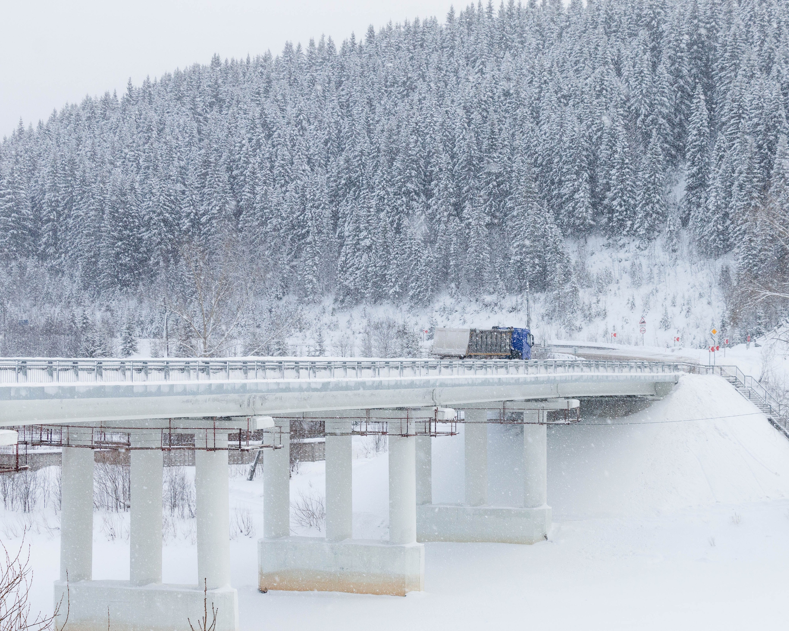 Автомобильный мост. Посёлок Усьва