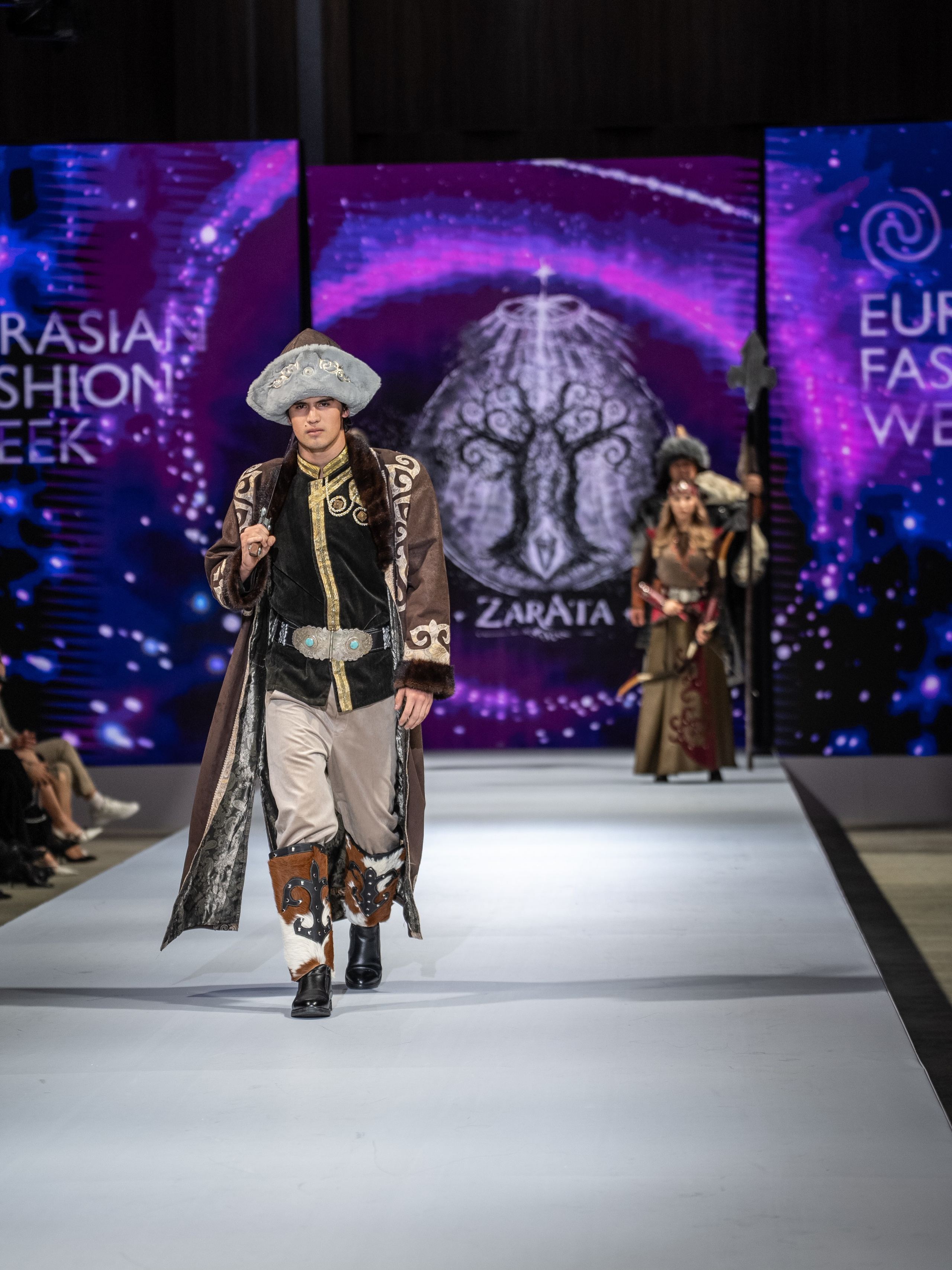 EURASIAN FASHION WEEK Lo Zarata. Сайт Алматинского НЮ АРТ, будуар и фэшн фотографа Дениса Карпенко