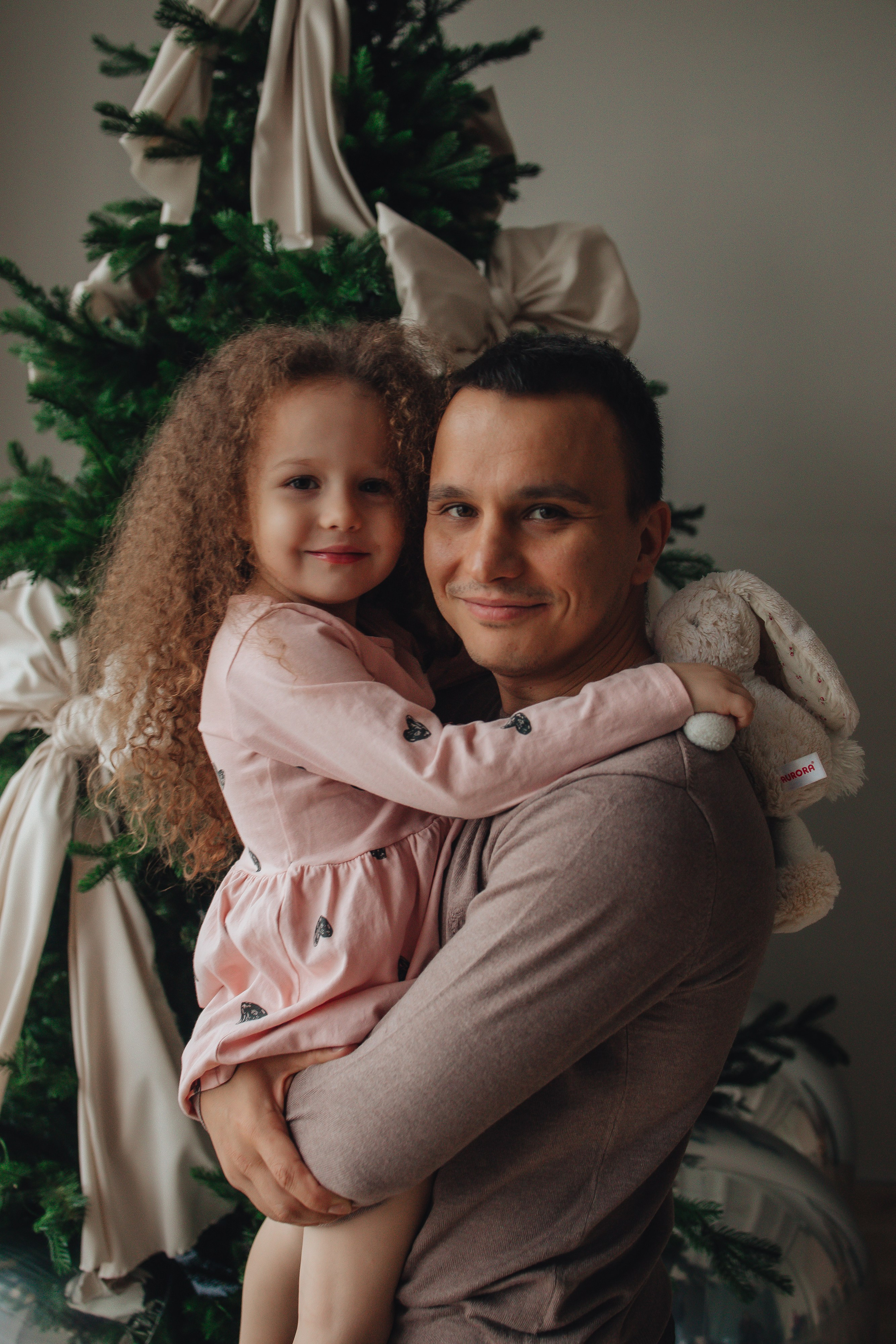 В ожидании сестренки перед Новым годом. Фотограф Новосибирск