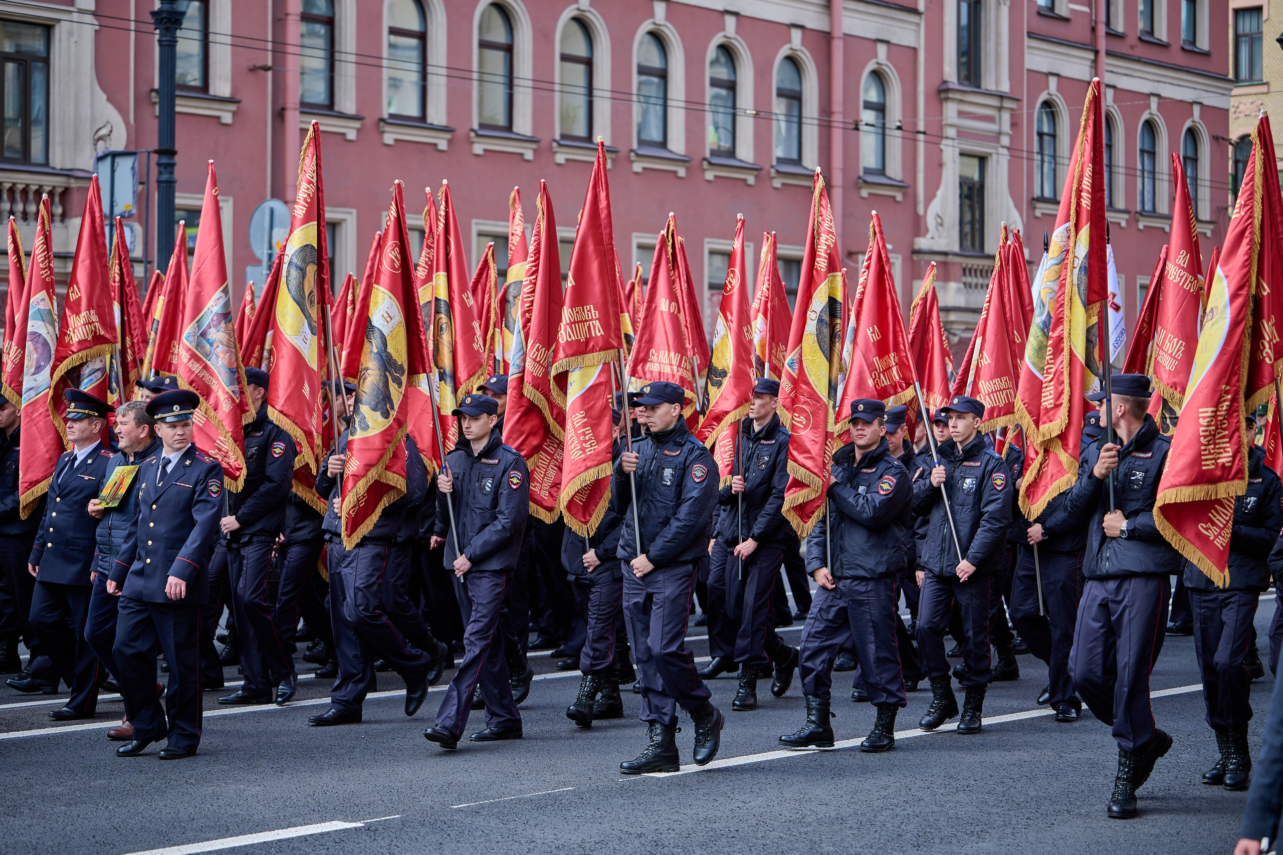 Общегородской крестный ход, приуроченный к Дню перенесения мощей святого благоверного князя Александра Невского