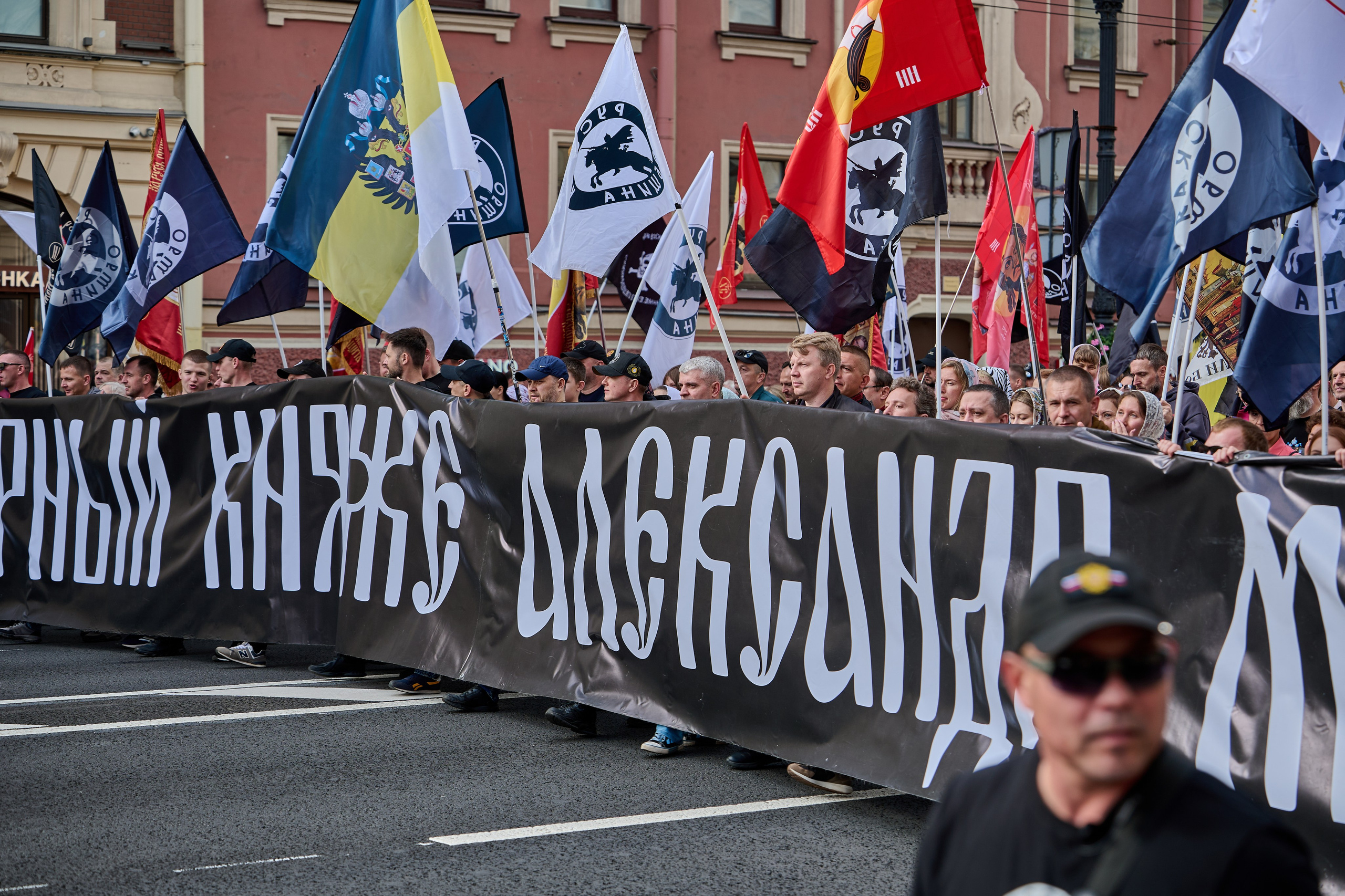 Общегородской крестный ход, приуроченный к Дню перенесения мощей святого благоверного князя Александра Невского