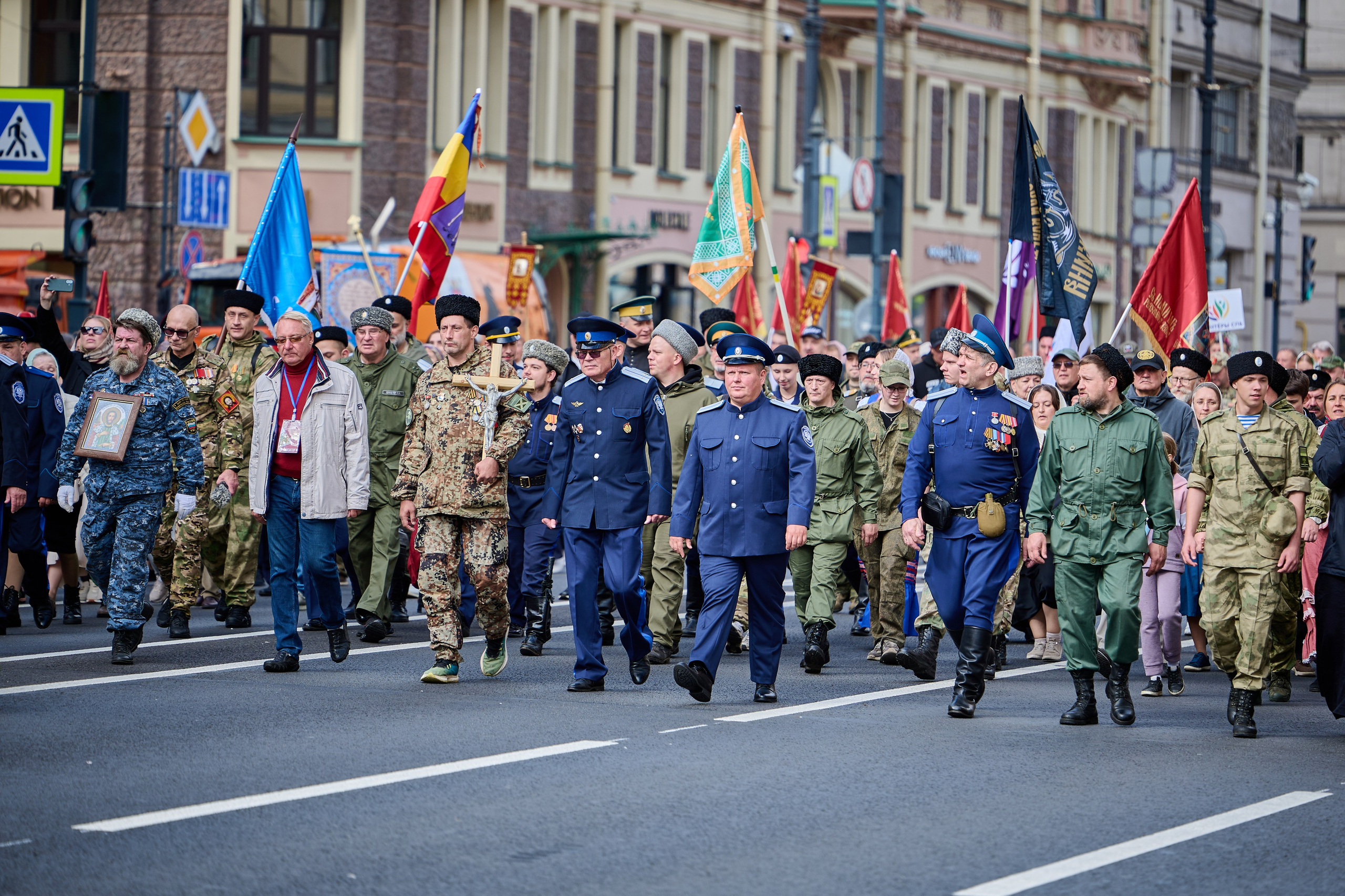 Общегородской крестный ход, приуроченный к Дню перенесения мощей святого благоверного князя Александра Невского