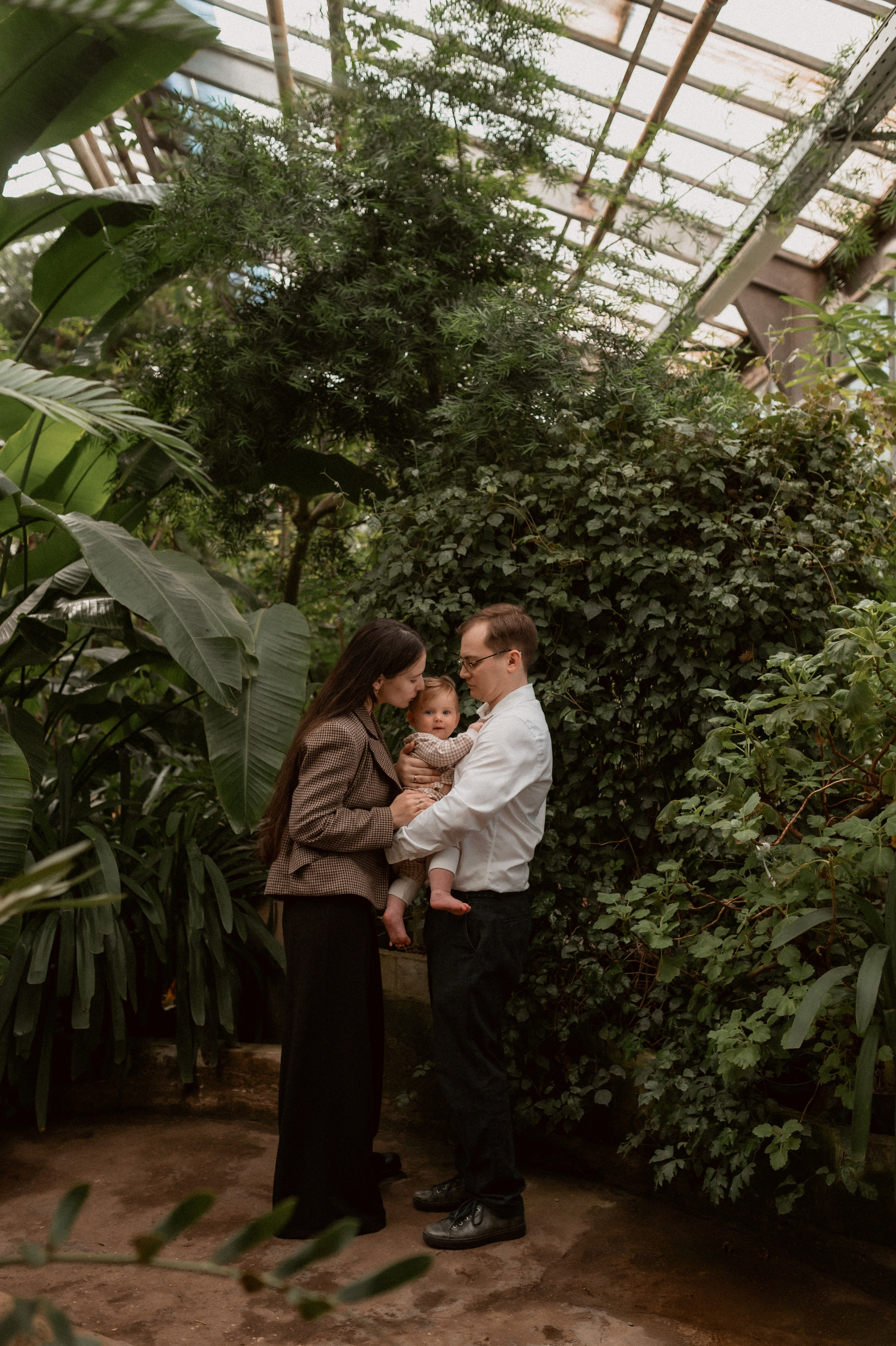 Илья, Ирина и Ева в Оранжерее. Семейный и свадебный lifestyle-фотограф в Москве Мария Петрова