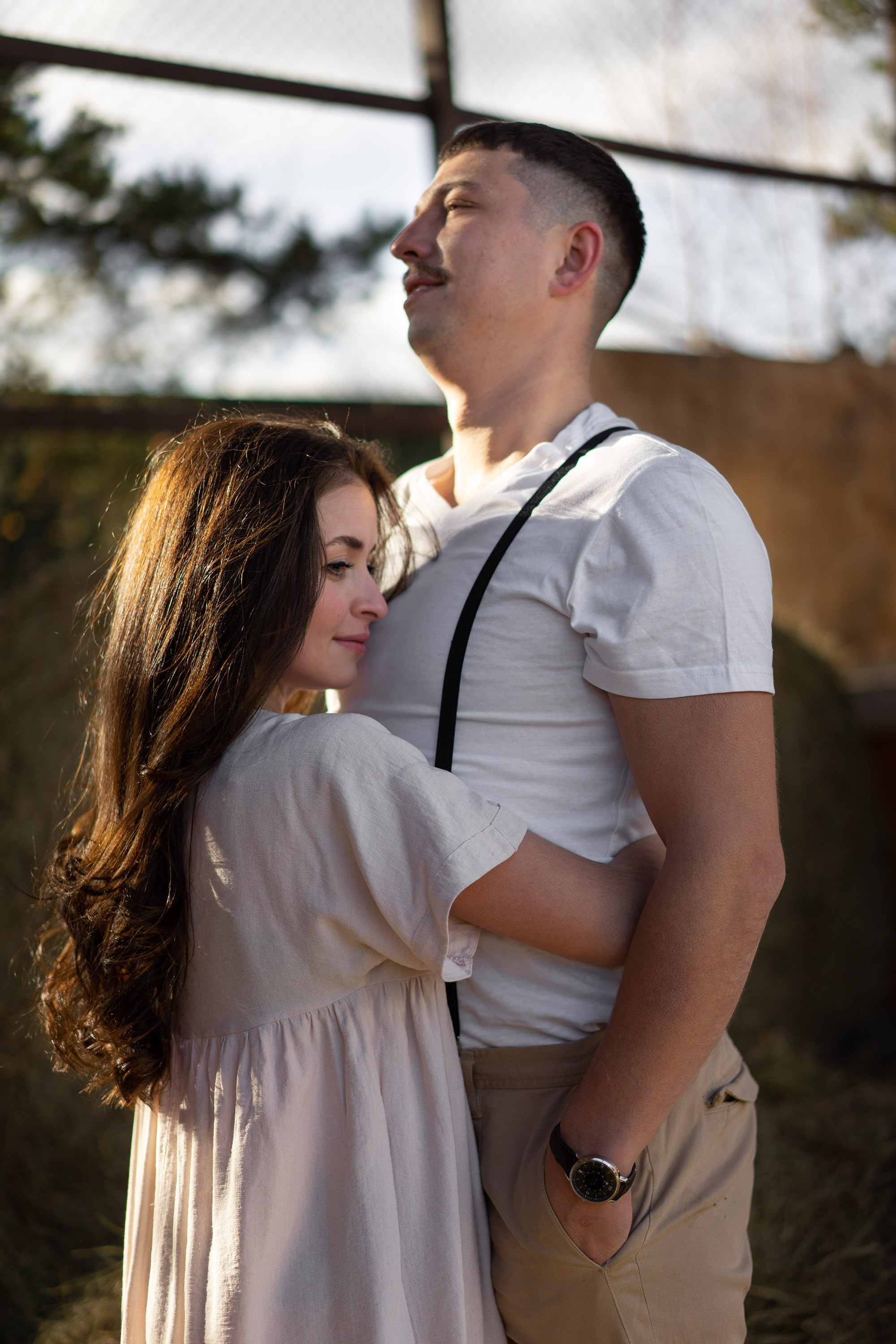 Фотосессия влюбленных в конюшне. Фотограф Екатеринбург Кокшарова Александра