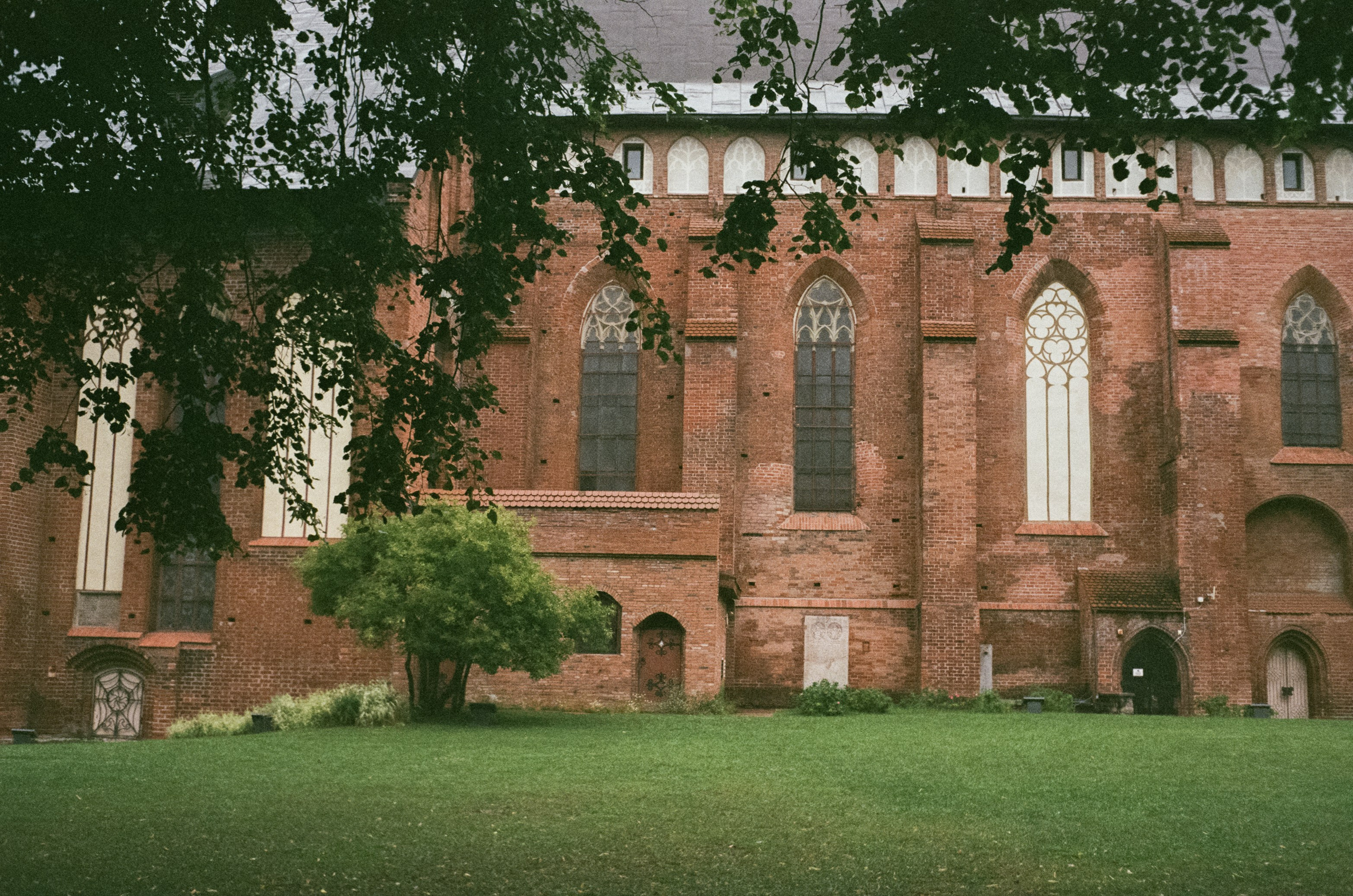 Калининград остров Канта, Кафедральный собор / Minox 35 GT (2)