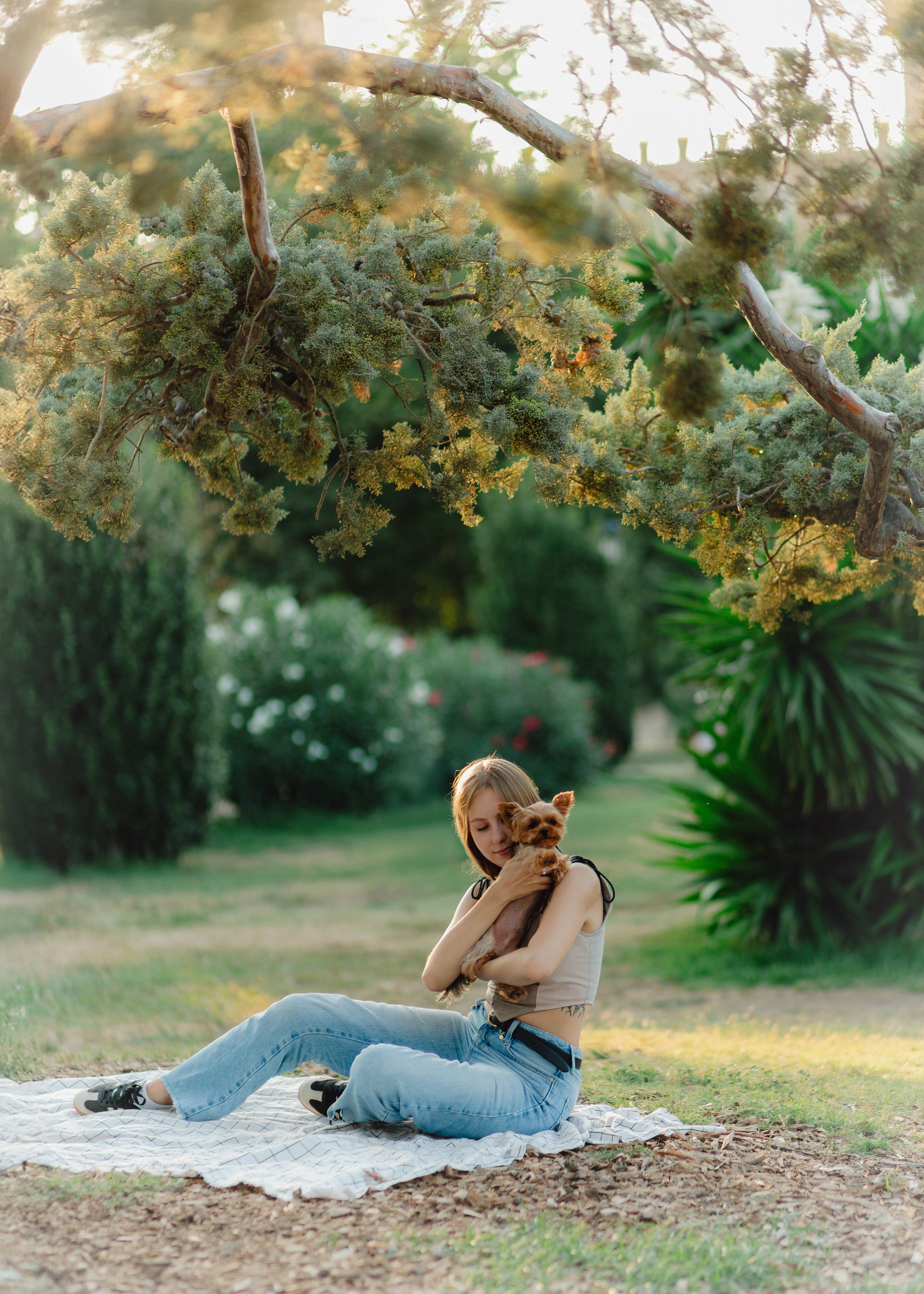 Julia & Her Playful Stitch. Barbara Isaeva